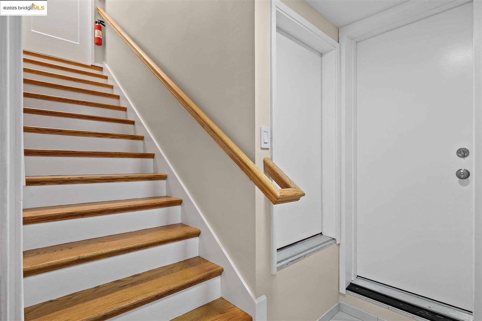Detail Gallery Image 22 of 57 For 61 Wildwood Ave, Piedmont,  CA 94610 - 6 Beds | 4/1 Baths