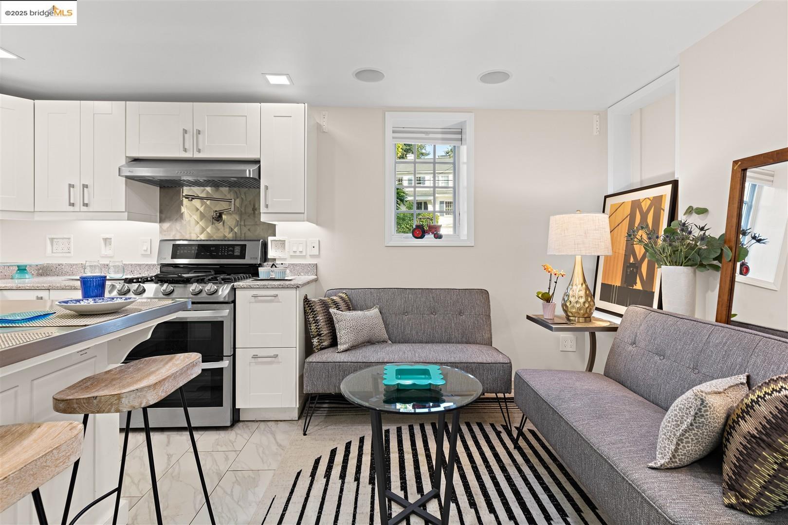 Detail Gallery Image 28 of 57 For 61 Wildwood Ave, Piedmont,  CA 94610 - 6 Beds | 4/1 Baths