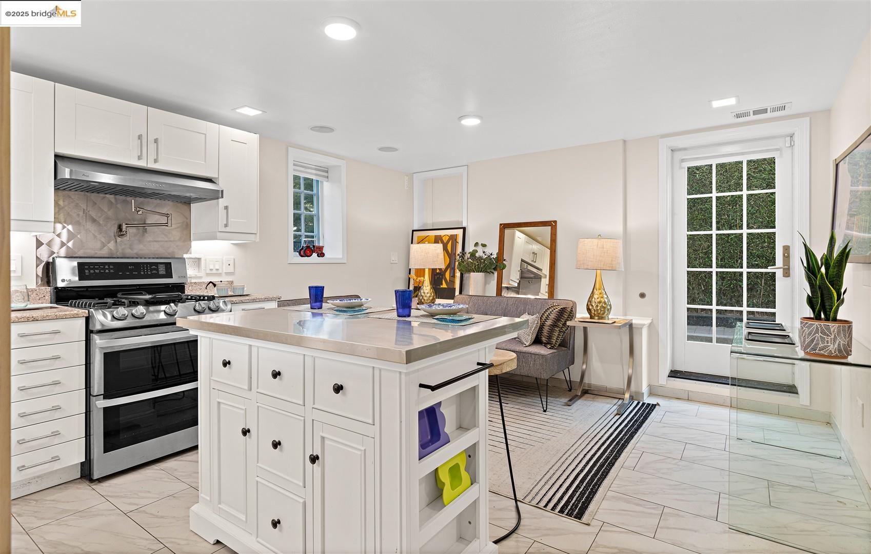 Detail Gallery Image 30 of 57 For 61 Wildwood Ave, Piedmont,  CA 94610 - 6 Beds | 4/1 Baths