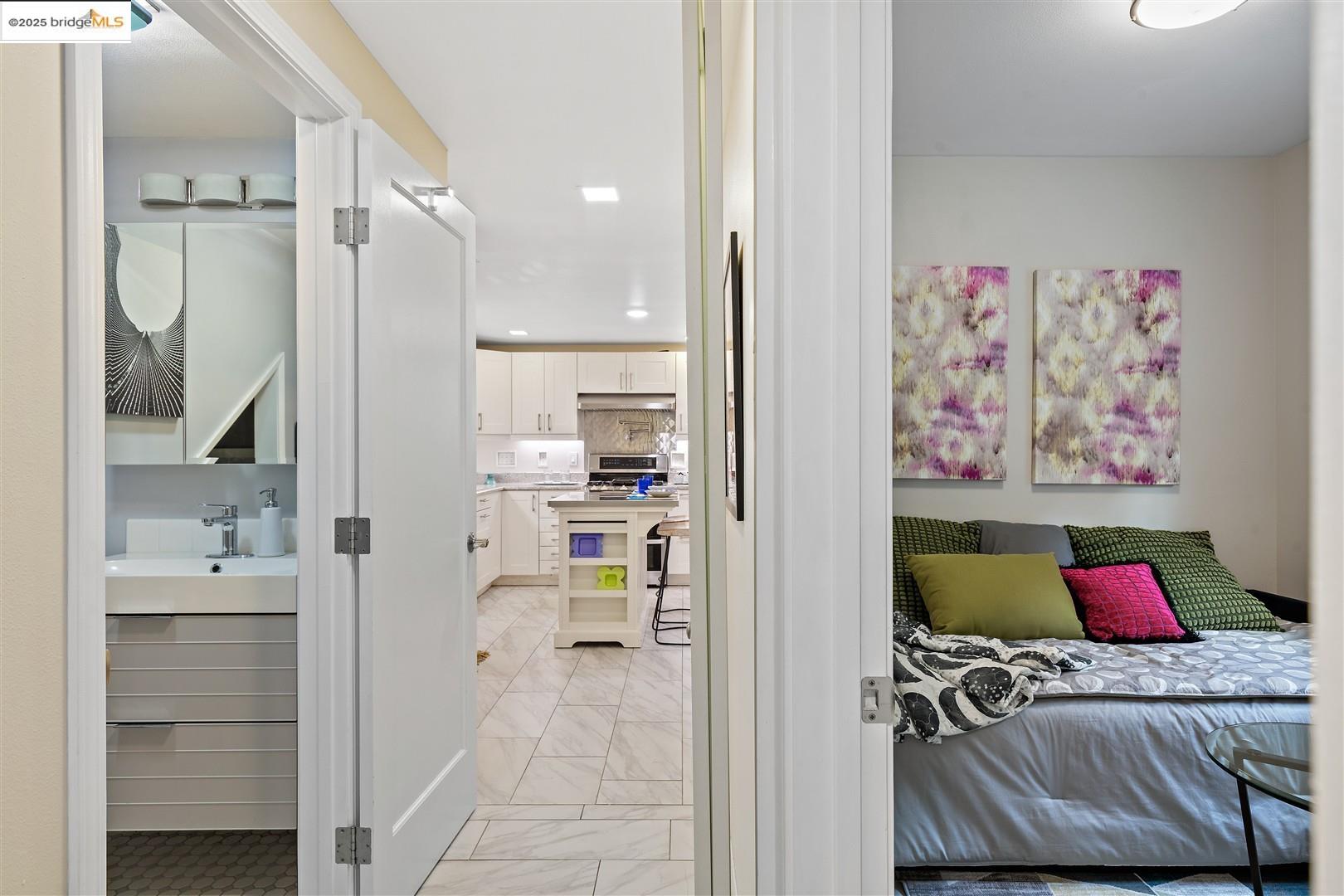 Detail Gallery Image 34 of 57 For 61 Wildwood Ave, Piedmont,  CA 94610 - 6 Beds | 4/1 Baths