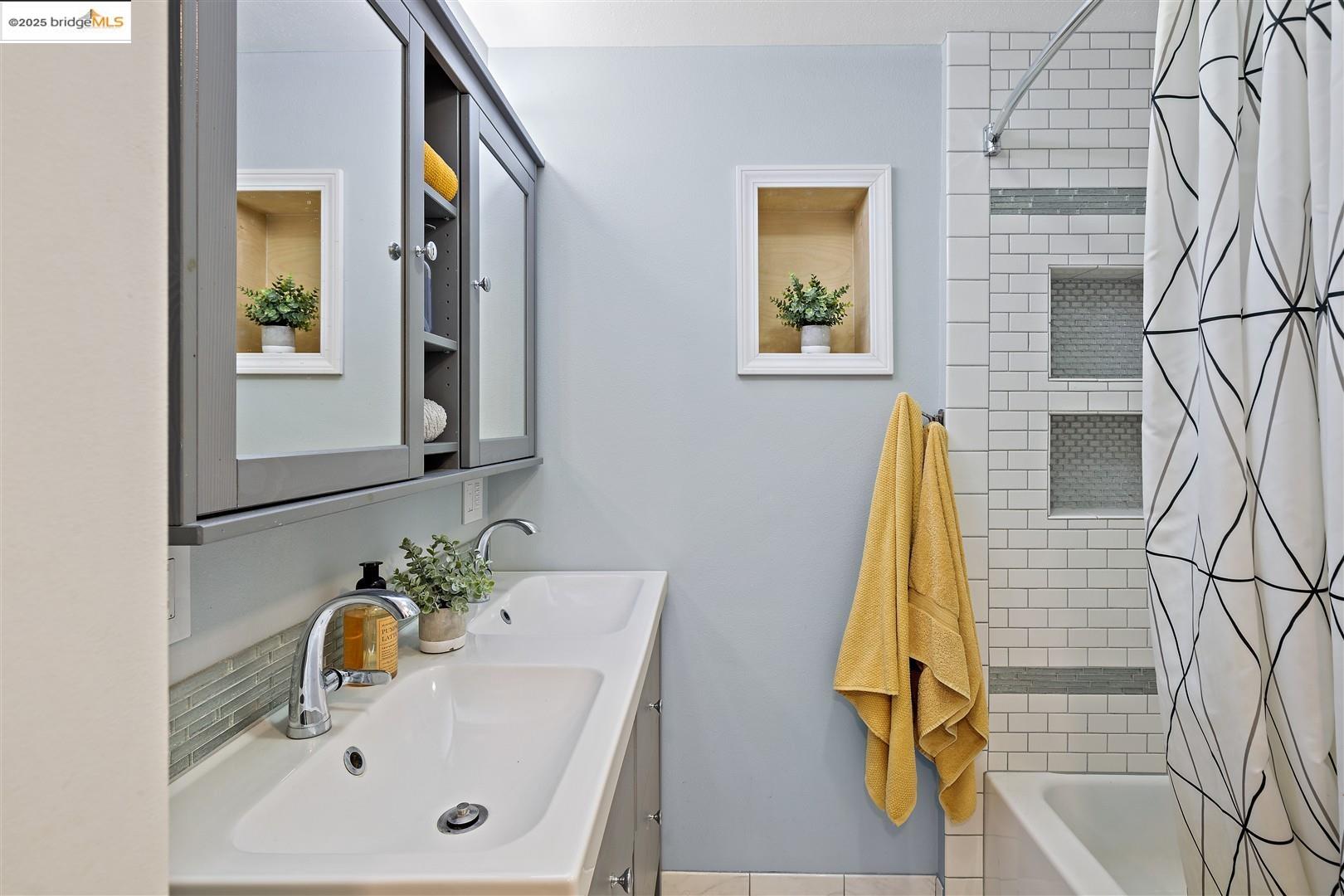 Detail Gallery Image 38 of 57 For 61 Wildwood Ave, Piedmont,  CA 94610 - 6 Beds | 4/1 Baths