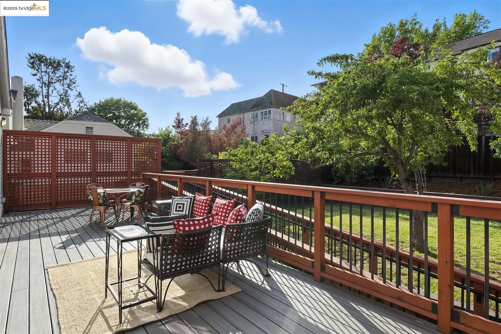 Detail Gallery Image 39 of 57 For 61 Wildwood Ave, Piedmont,  CA 94610 - 6 Beds | 4/1 Baths