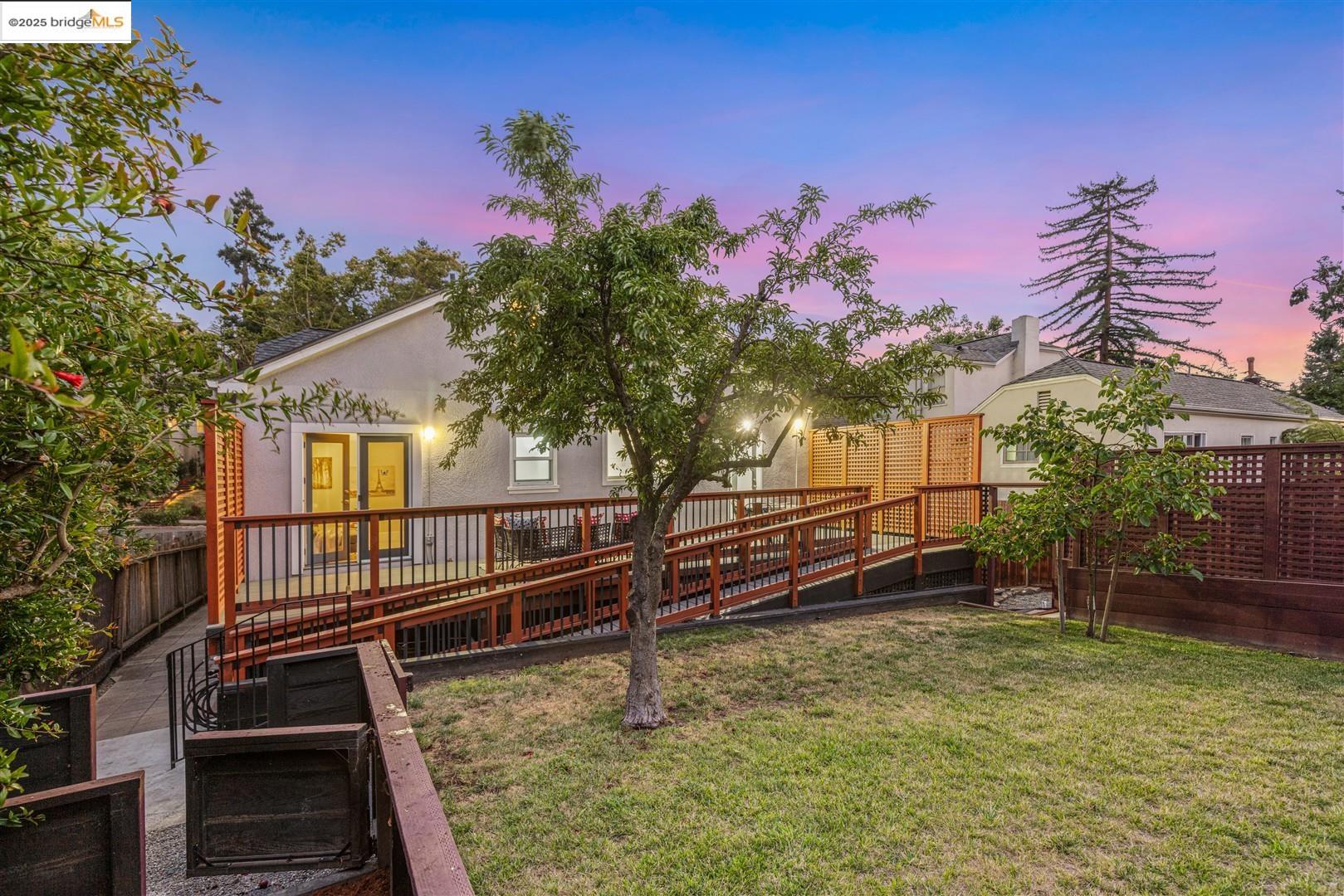Detail Gallery Image 43 of 57 For 61 Wildwood Ave, Piedmont,  CA 94610 - 6 Beds | 4/1 Baths
