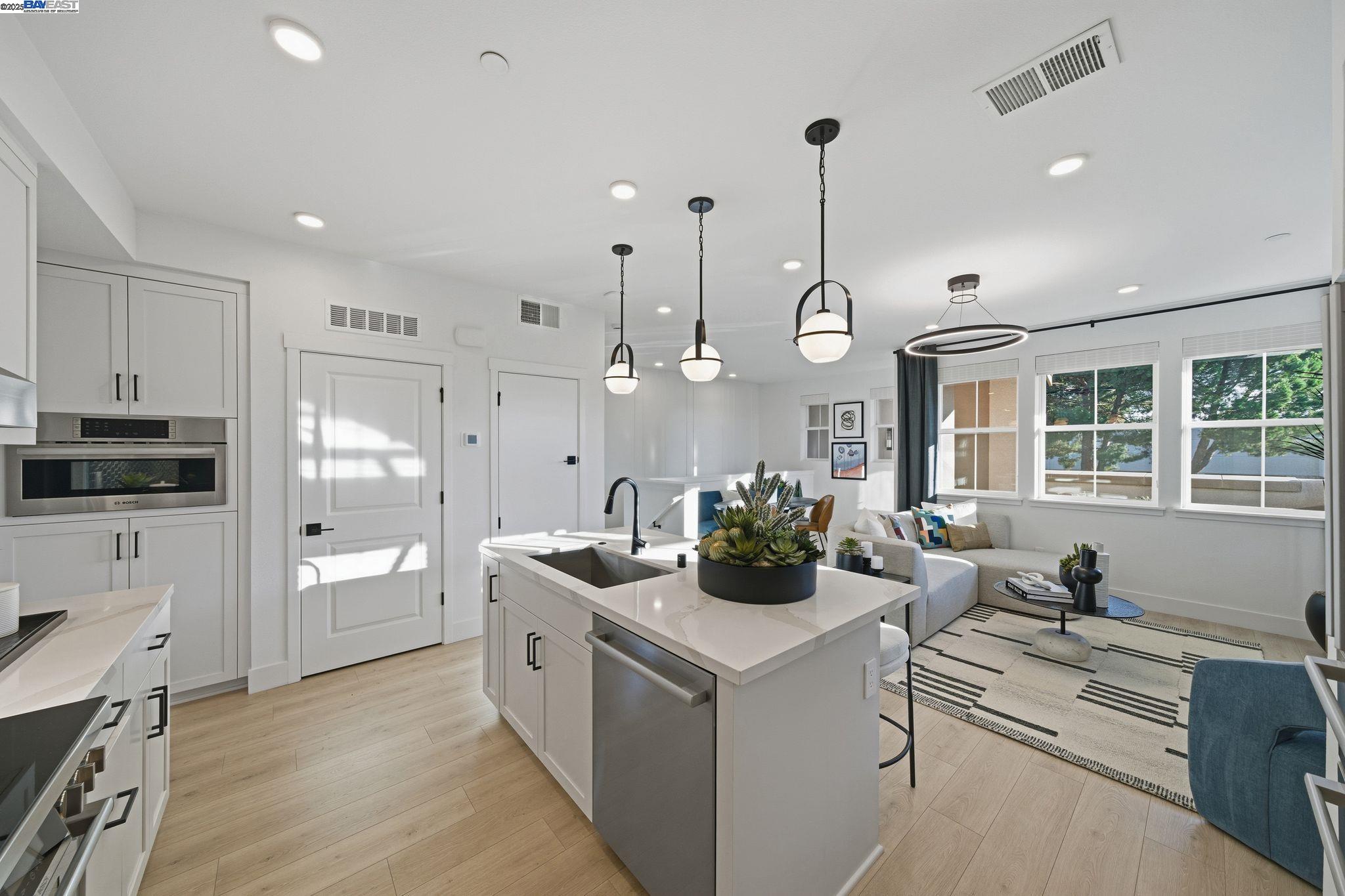Detail Gallery Image 9 of 23 For 4898 Las Positas Road, Livermore,  CA 94551 - 2 Beds | 2/1 Baths