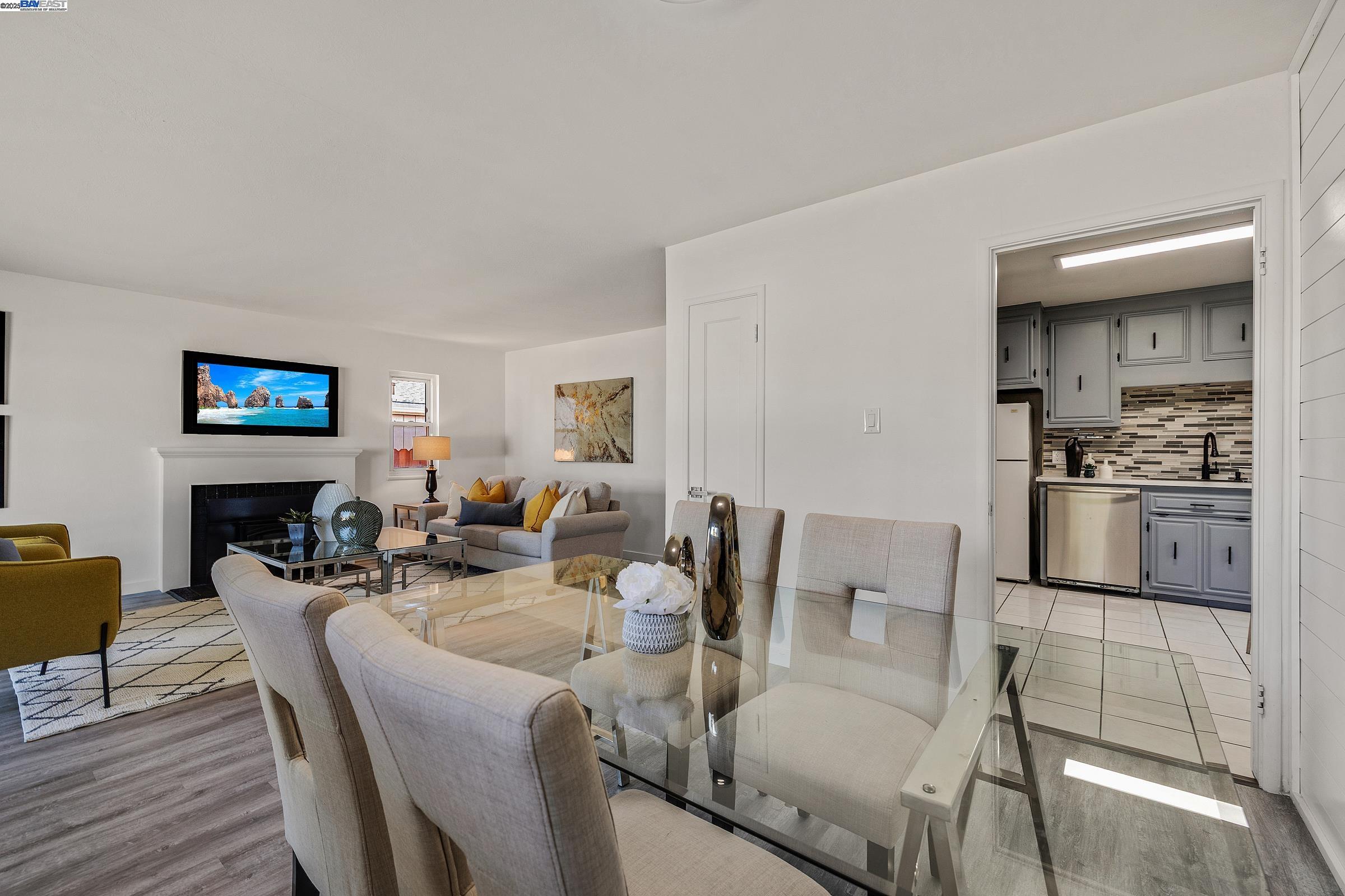 Detail Gallery Image 11 of 33 For 19077 Gliddon St, Castro Valley,  CA 94546 - 3 Beds | 1 Baths