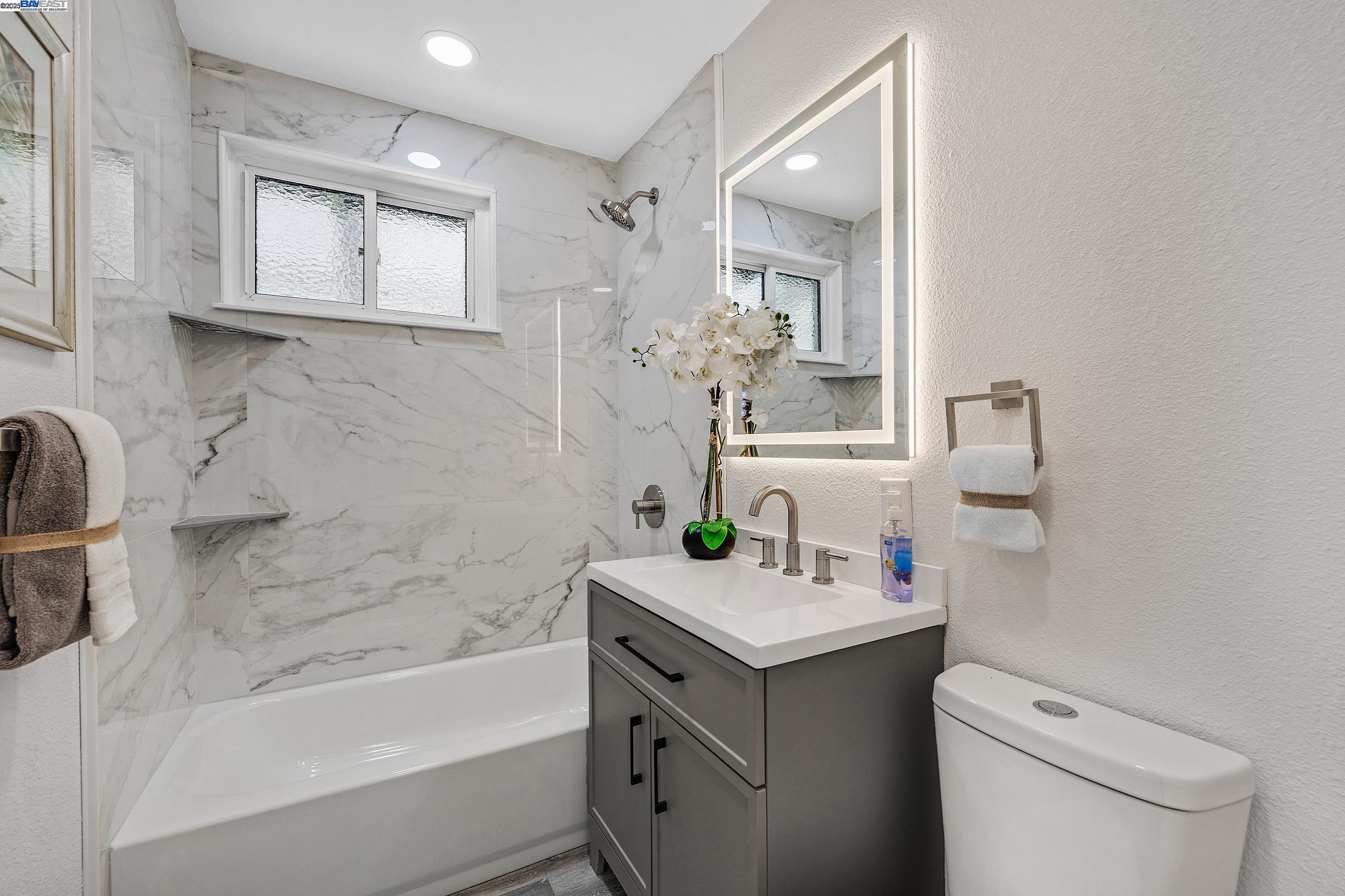 Detail Gallery Image 17 of 33 For 19077 Gliddon St, Castro Valley,  CA 94546 - 3 Beds | 1 Baths
