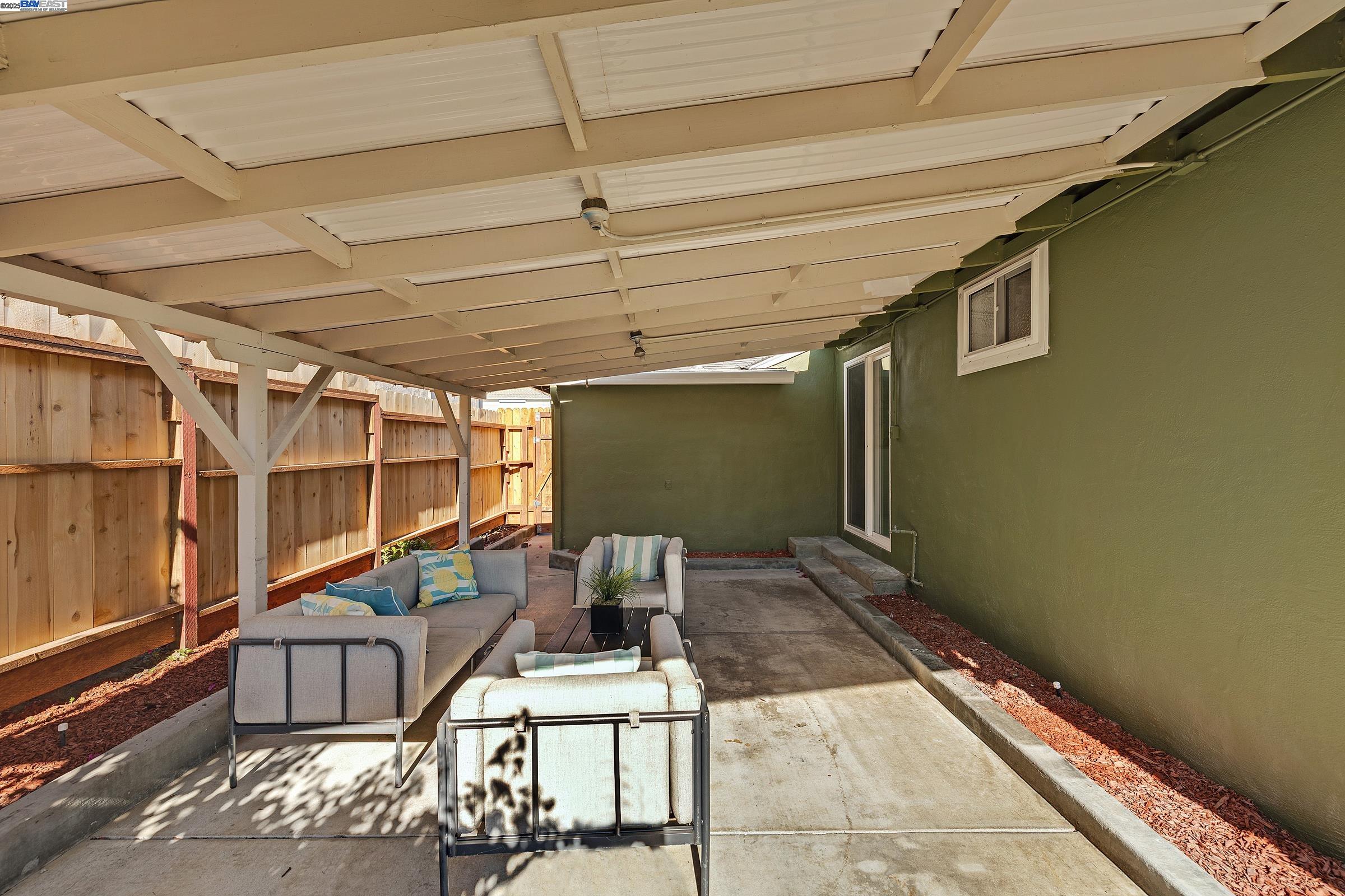 Detail Gallery Image 28 of 33 For 19077 Gliddon St, Castro Valley,  CA 94546 - 3 Beds | 1 Baths