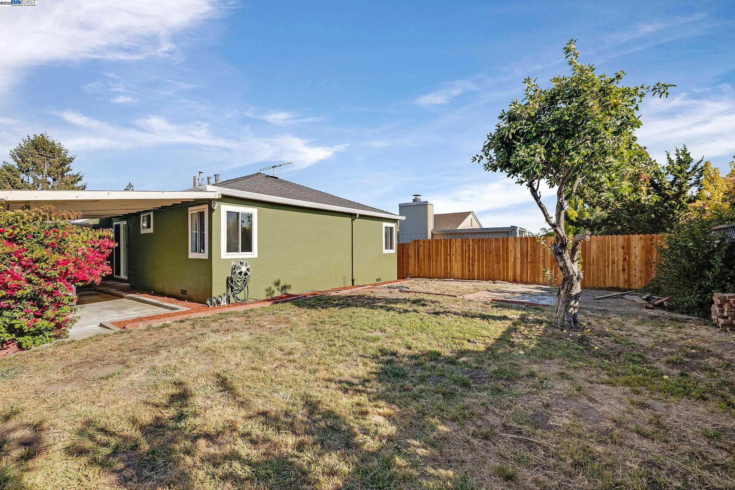 Detail Gallery Image 29 of 33 For 19077 Gliddon St, Castro Valley,  CA 94546 - 3 Beds | 1 Baths