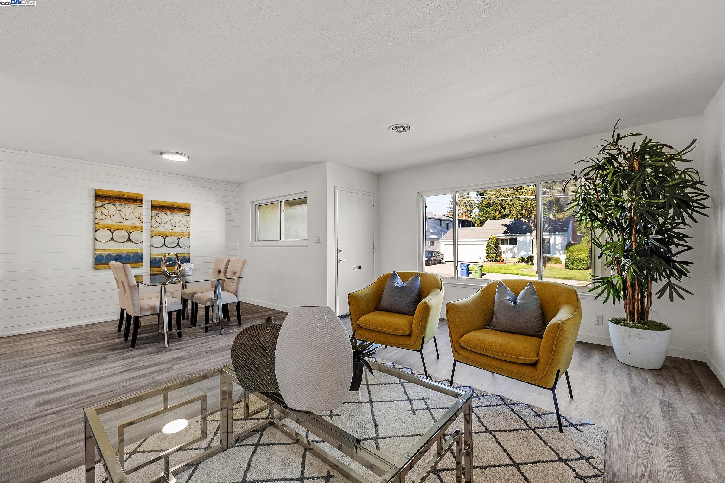Detail Gallery Image 4 of 33 For 19077 Gliddon St, Castro Valley,  CA 94546 - 3 Beds | 1 Baths