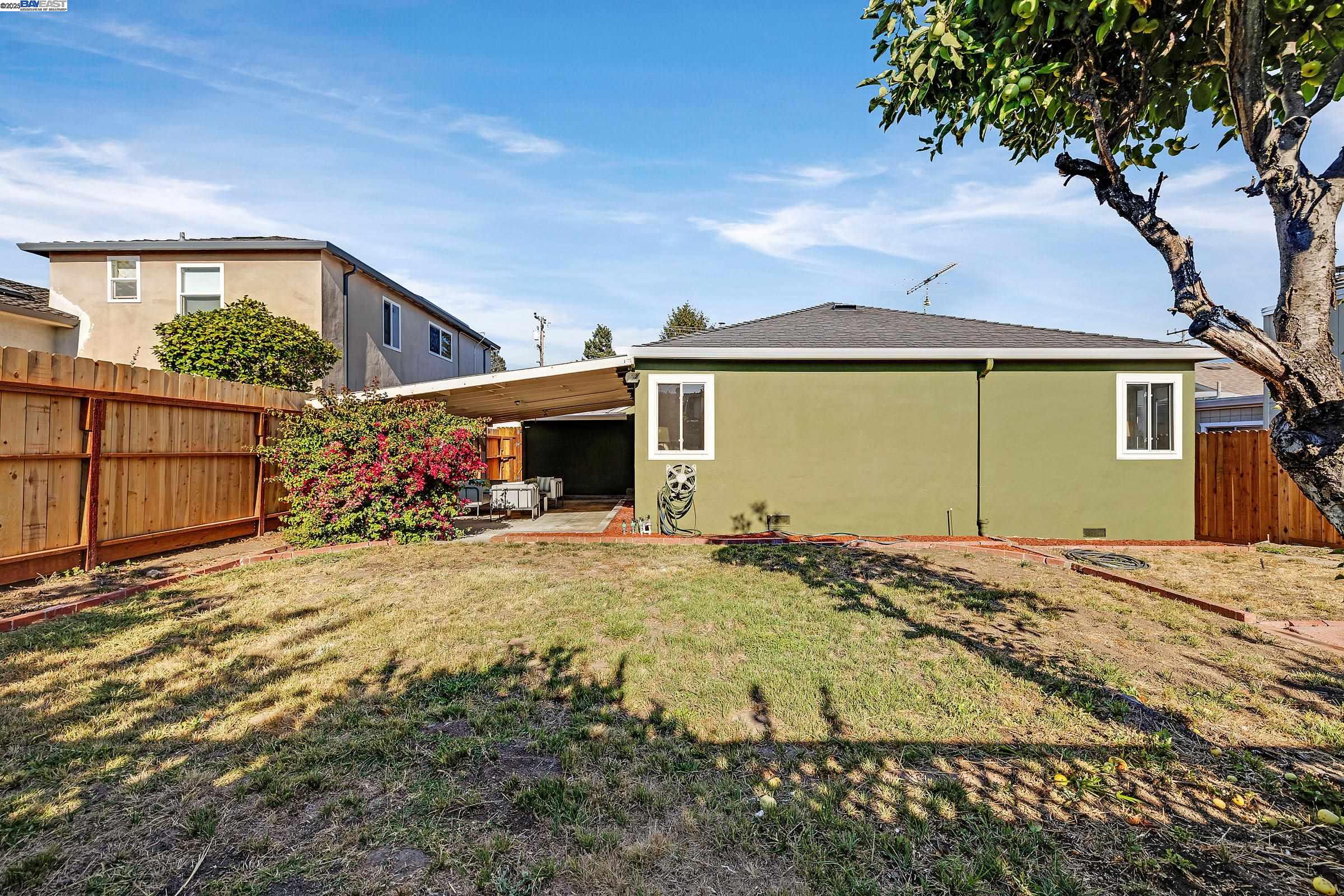 Detail Gallery Image 31 of 33 For 19077 Gliddon St, Castro Valley,  CA 94546 - 3 Beds | 1 Baths
