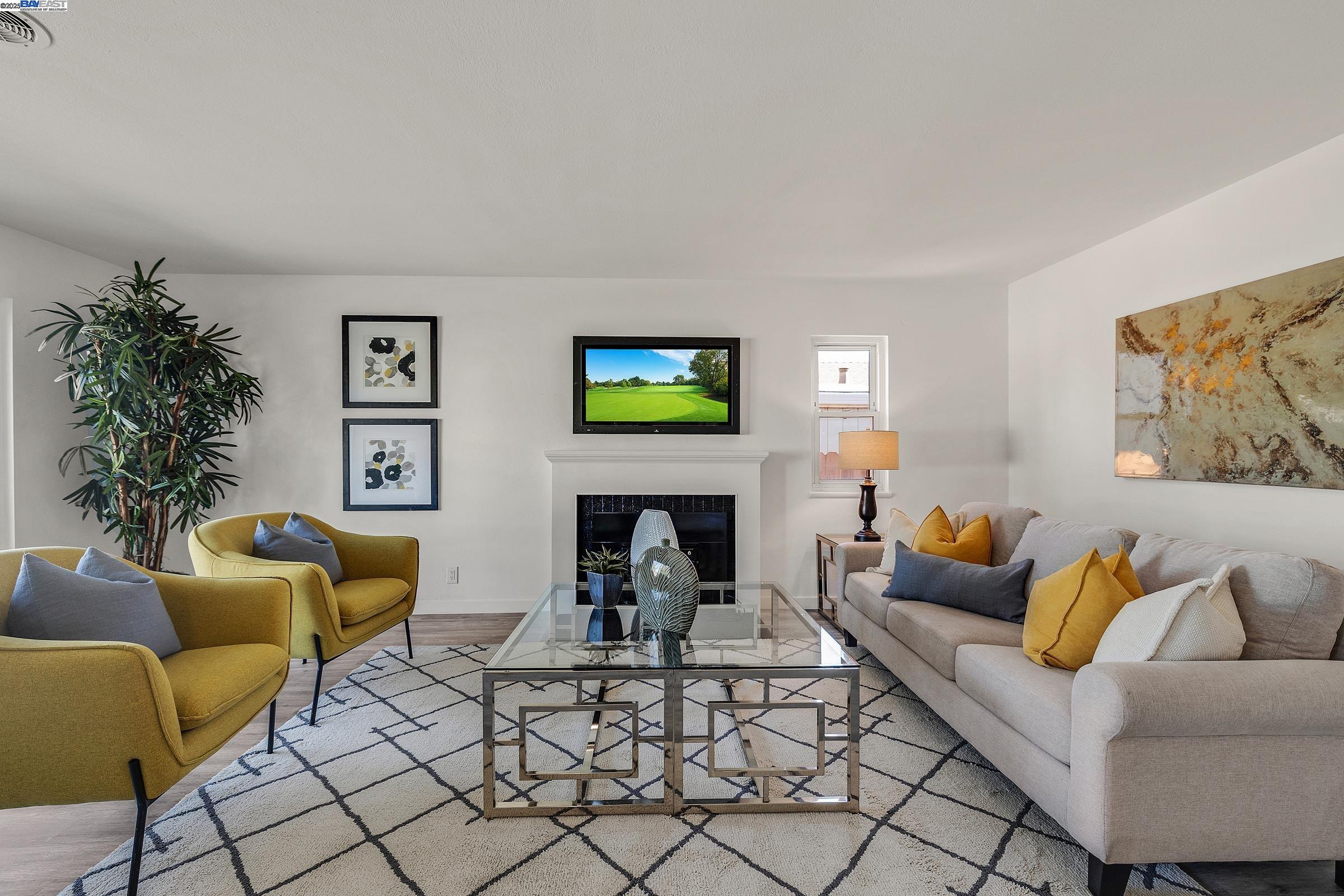 Detail Gallery Image 5 of 33 For 19077 Gliddon St, Castro Valley,  CA 94546 - 3 Beds | 1 Baths