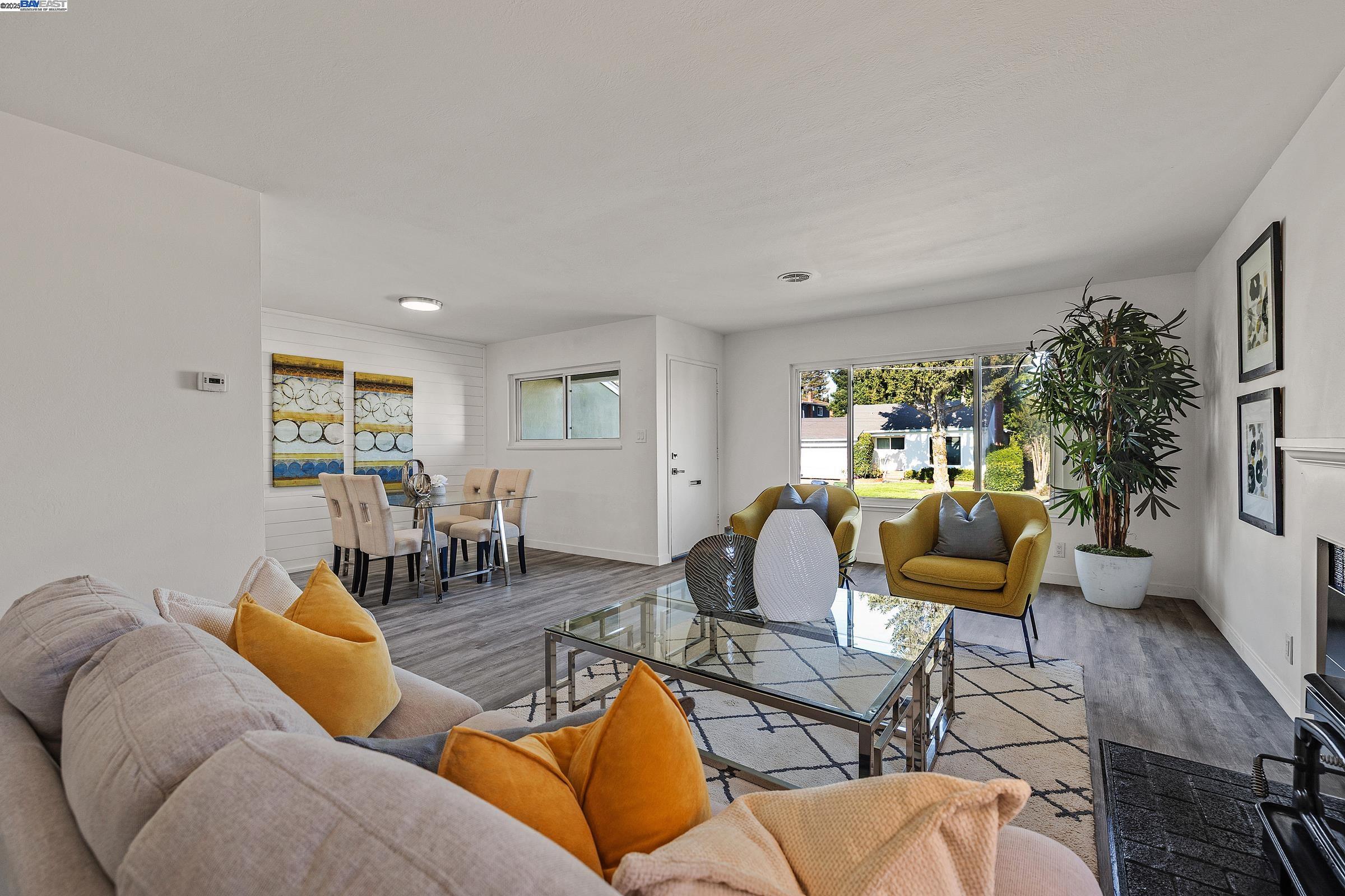 Detail Gallery Image 8 of 33 For 19077 Gliddon St, Castro Valley,  CA 94546 - 3 Beds | 1 Baths