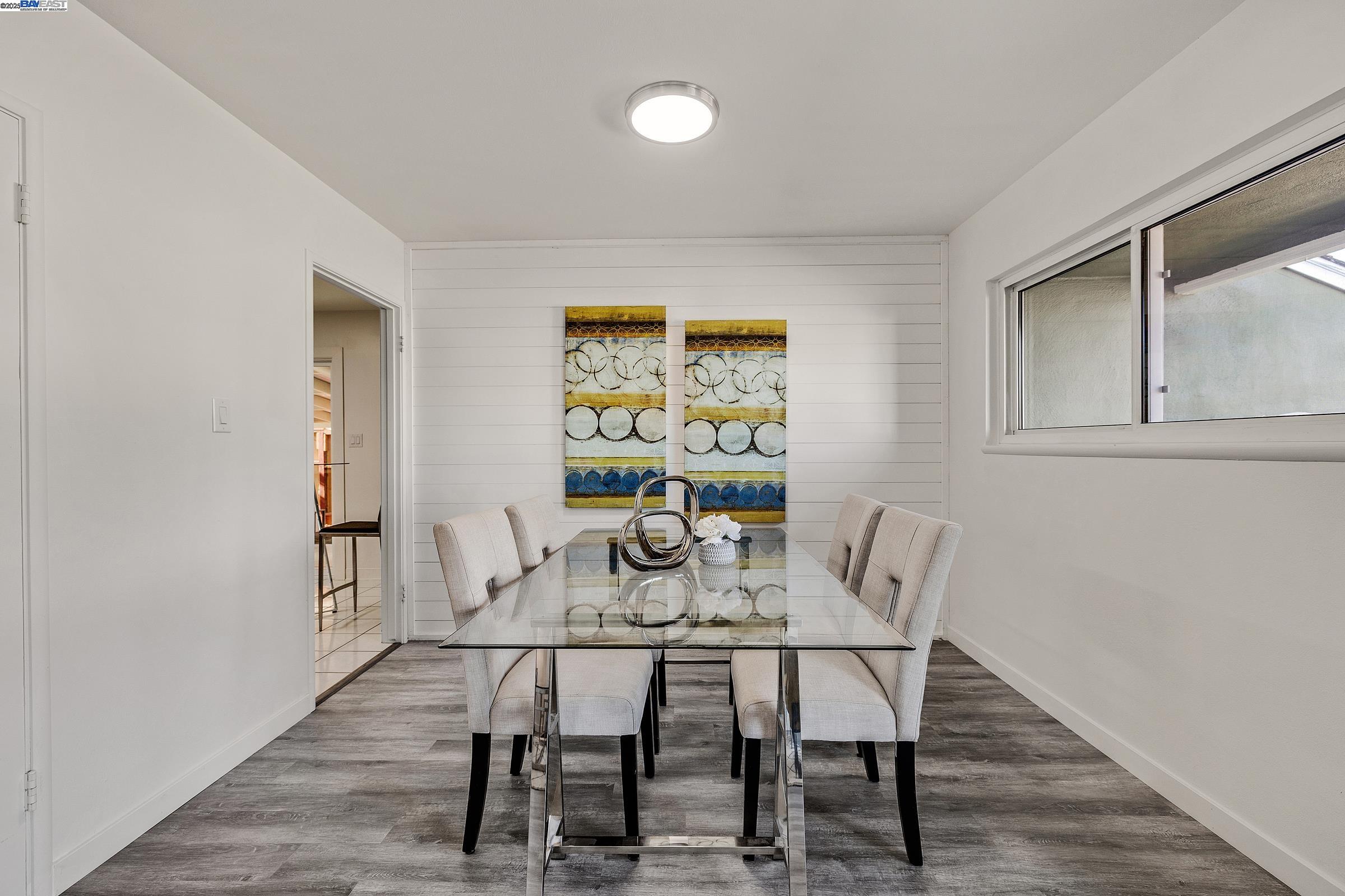 Detail Gallery Image 10 of 33 For 19077 Gliddon St, Castro Valley,  CA 94546 - 3 Beds | 1 Baths