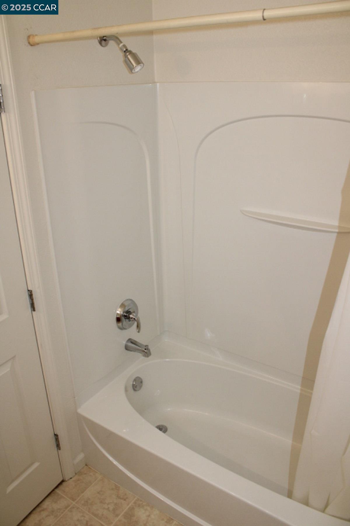 Detail Gallery Image 13 of 25 For 2027 Tsushima St, Hercules,  CA 94547 - 3 Beds | 3/1 Baths