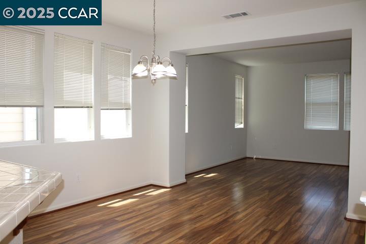 Detail Gallery Image 3 of 25 For 2027 Tsushima St, Hercules,  CA 94547 - 3 Beds | 3/1 Baths