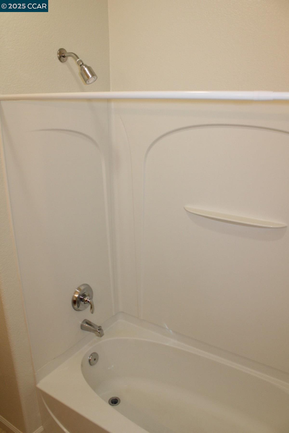 Detail Gallery Image 8 of 25 For 2027 Tsushima St, Hercules,  CA 94547 - 3 Beds | 3/1 Baths