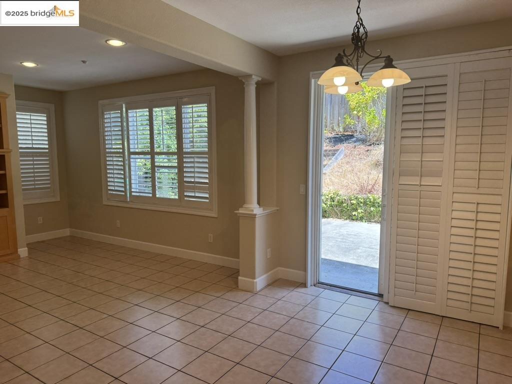 Detail Gallery Image 2 of 29 For 203 Seaview Dr, Richmond,  CA 94801 - 4 Beds | 3/1 Baths