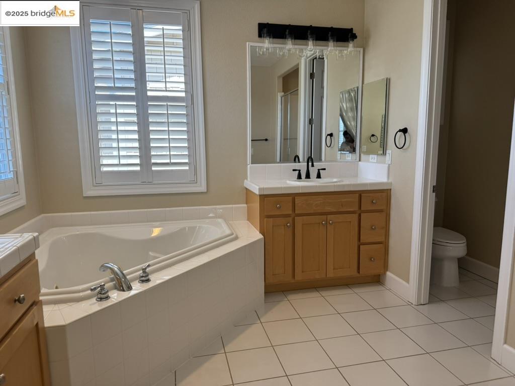 Detail Gallery Image 13 of 29 For 203 Seaview Dr, Richmond,  CA 94801 - 4 Beds | 3/1 Baths