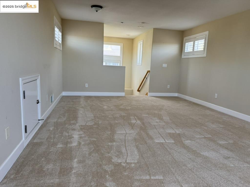 Detail Gallery Image 3 of 29 For 203 Seaview Dr, Richmond,  CA 94801 - 4 Beds | 3/1 Baths