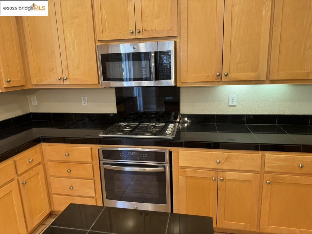 Detail Gallery Image 22 of 29 For 203 Seaview Dr, Richmond,  CA 94801 - 4 Beds | 3/1 Baths