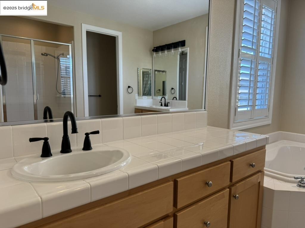 Detail Gallery Image 23 of 29 For 203 Seaview Dr, Richmond,  CA 94801 - 4 Beds | 3/1 Baths