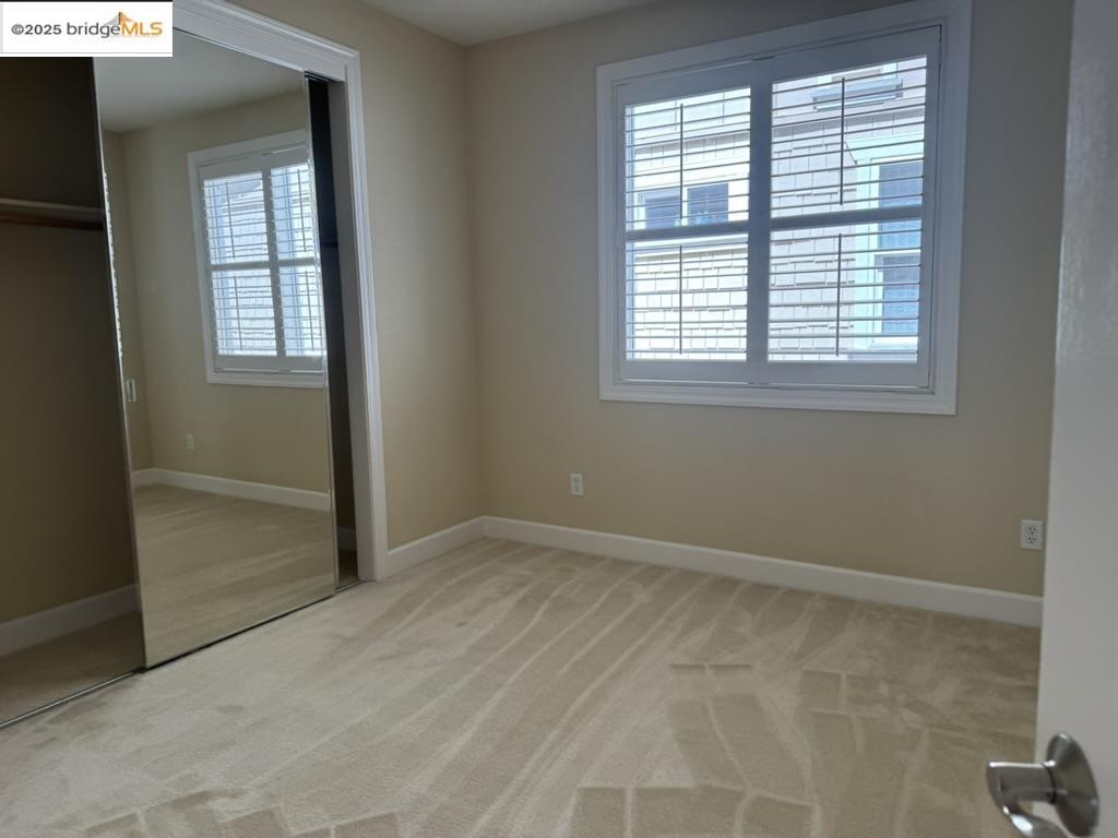 Detail Gallery Image 4 of 29 For 203 Seaview Dr, Richmond,  CA 94801 - 4 Beds | 3/1 Baths