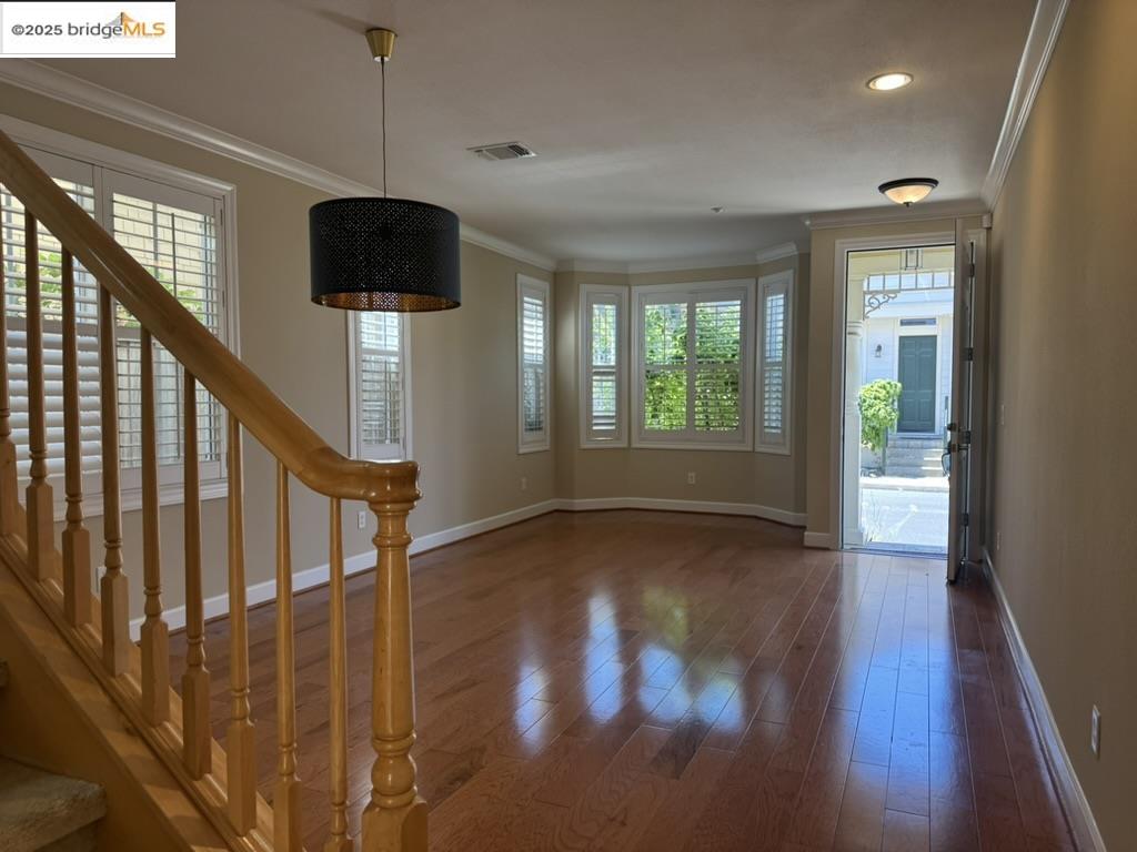 Detail Gallery Image 9 of 29 For 203 Seaview Dr, Richmond,  CA 94801 - 4 Beds | 3/1 Baths