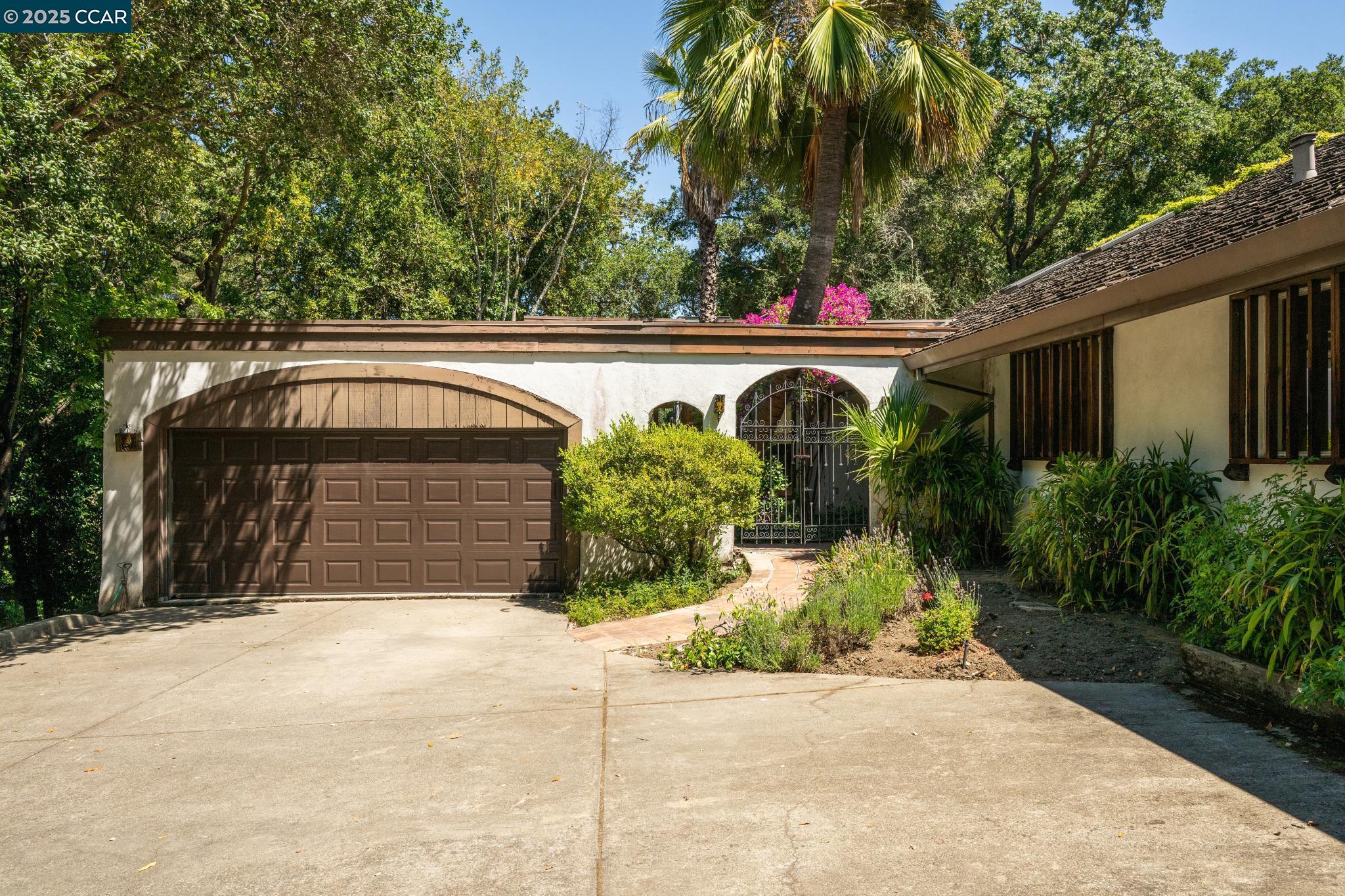 Detail Gallery Image 2 of 60 For 694 Old Jonas Hill Rd, Lafayette,  CA 94549 - 4 Beds | 3/1 Baths