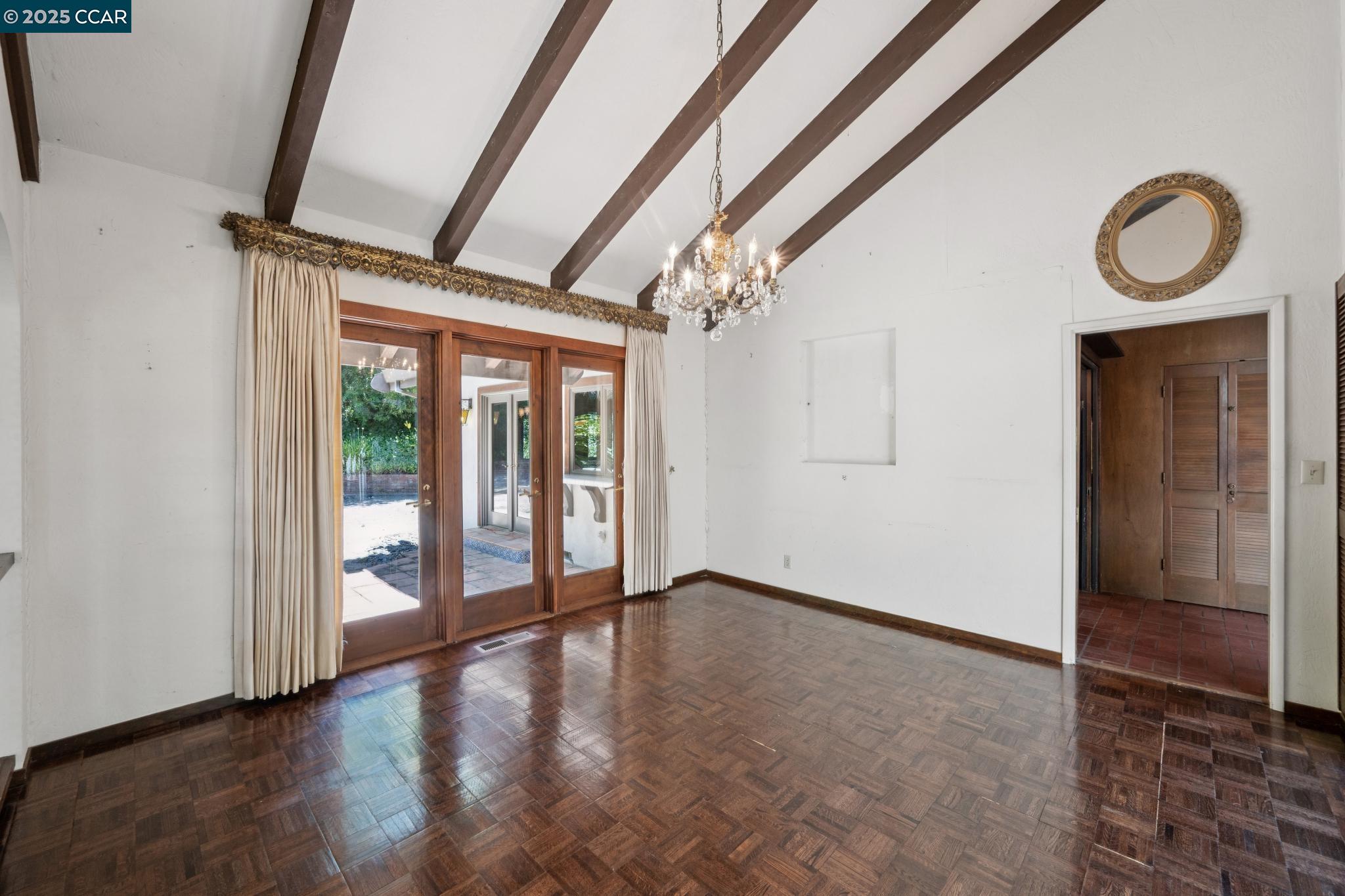 Detail Gallery Image 12 of 60 For 694 Old Jonas Hill Rd, Lafayette,  CA 94549 - 4 Beds | 3/1 Baths