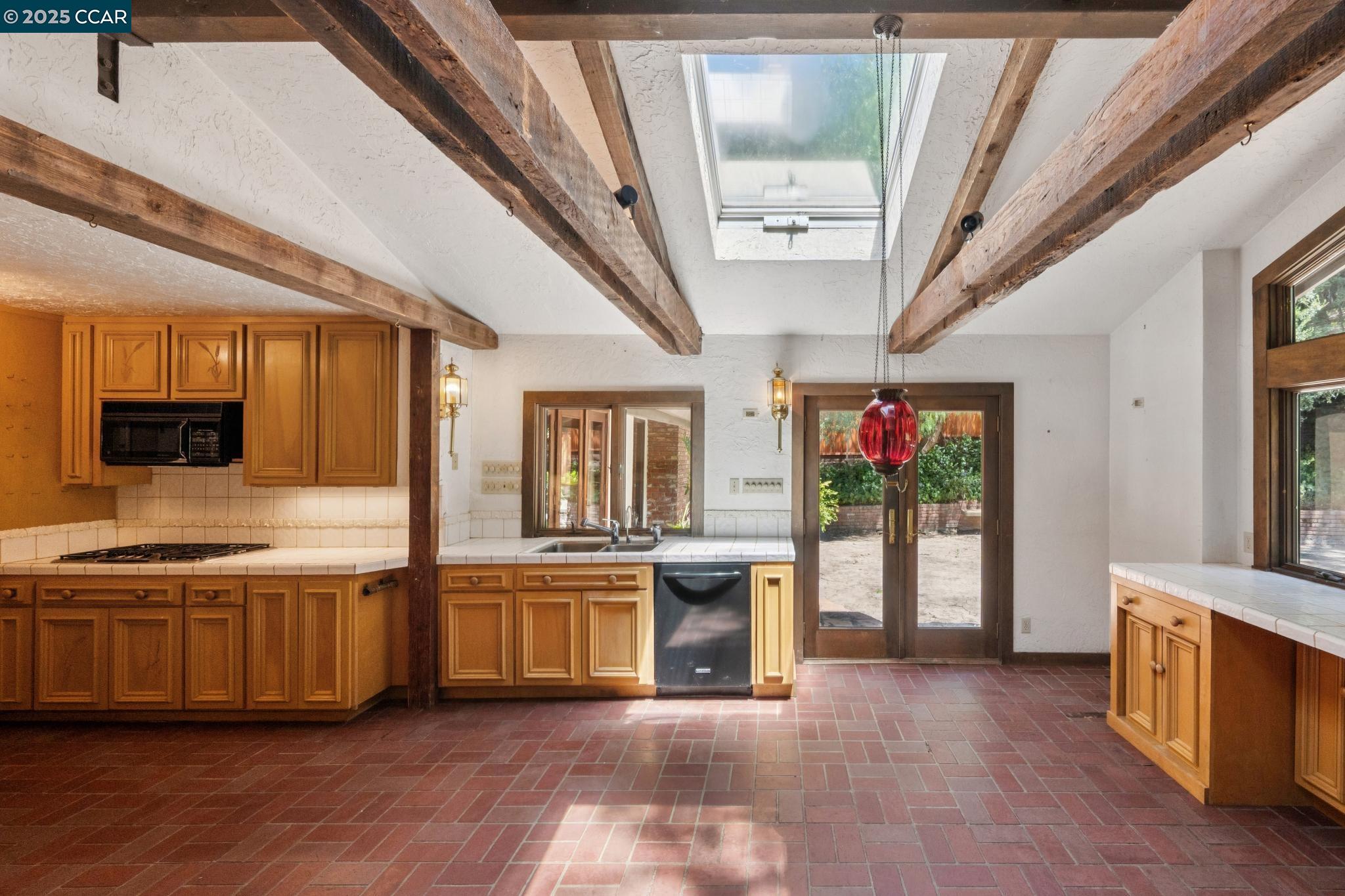 Detail Gallery Image 16 of 60 For 694 Old Jonas Hill Rd, Lafayette,  CA 94549 - 4 Beds | 3/1 Baths