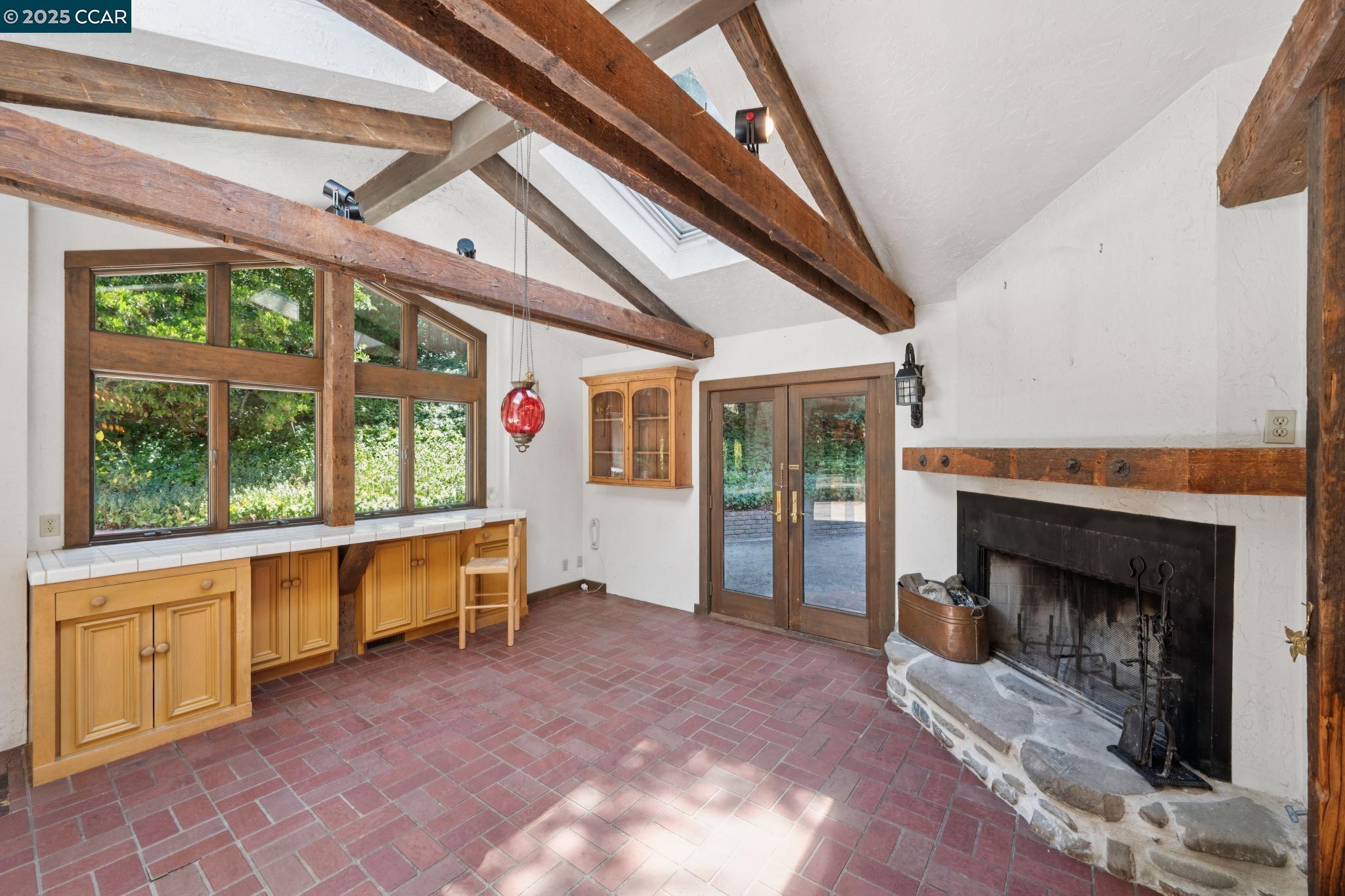 Detail Gallery Image 17 of 60 For 694 Old Jonas Hill Rd, Lafayette,  CA 94549 - 4 Beds | 3/1 Baths