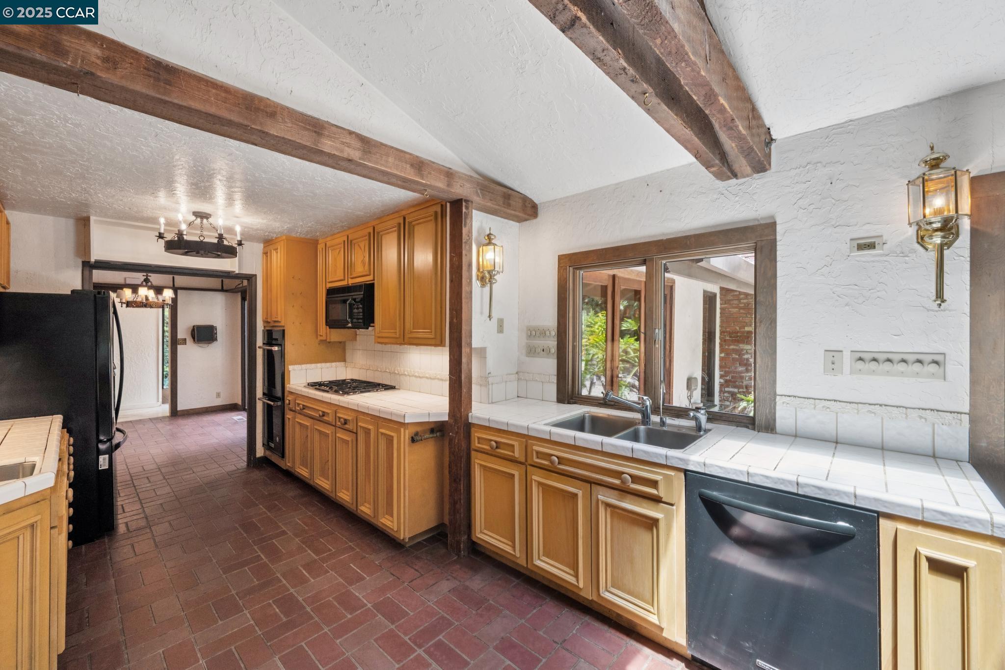 Detail Gallery Image 19 of 60 For 694 Old Jonas Hill Rd, Lafayette,  CA 94549 - 4 Beds | 3/1 Baths