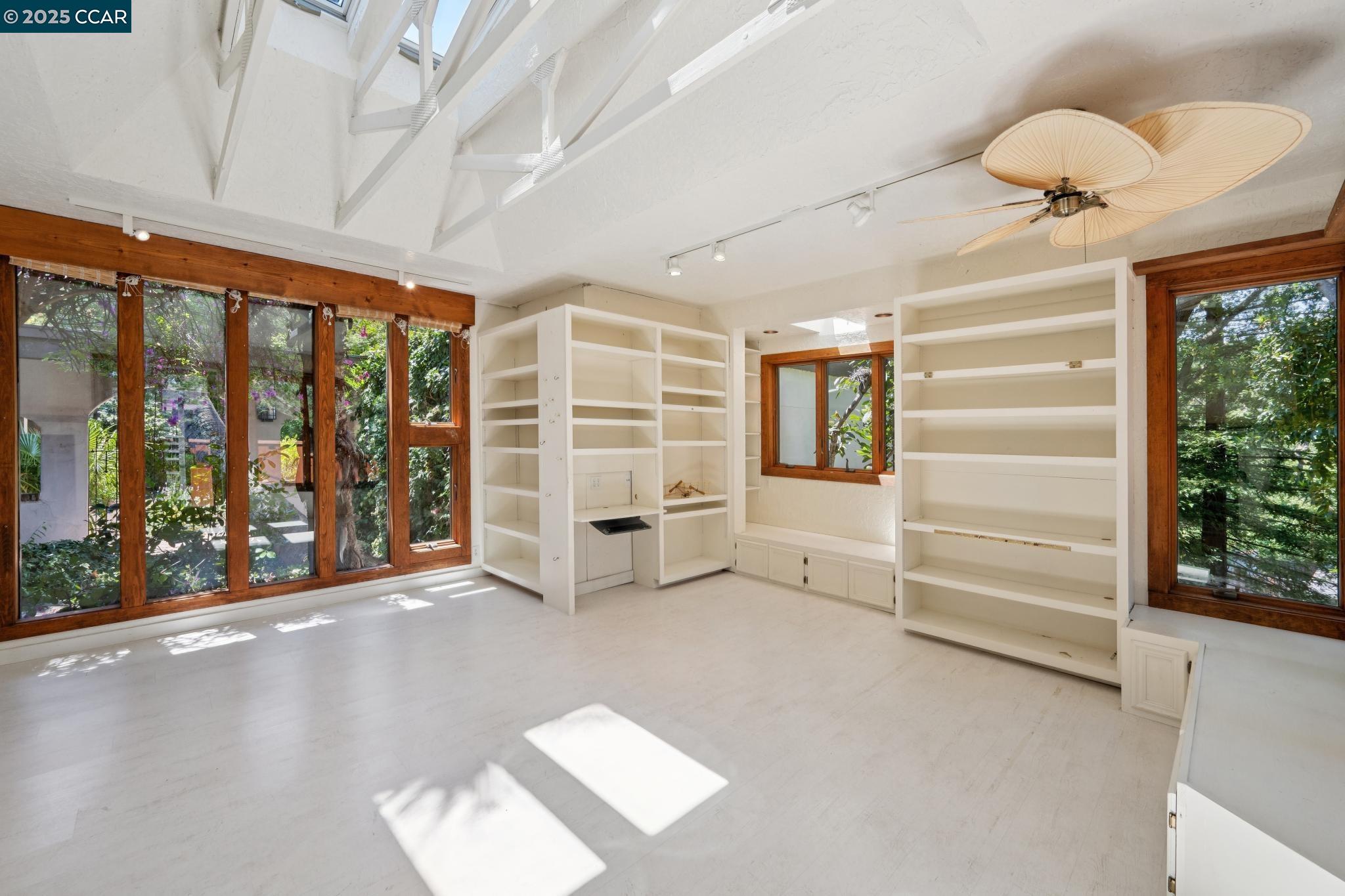 Detail Gallery Image 28 of 60 For 694 Old Jonas Hill Rd, Lafayette,  CA 94549 - 4 Beds | 3/1 Baths