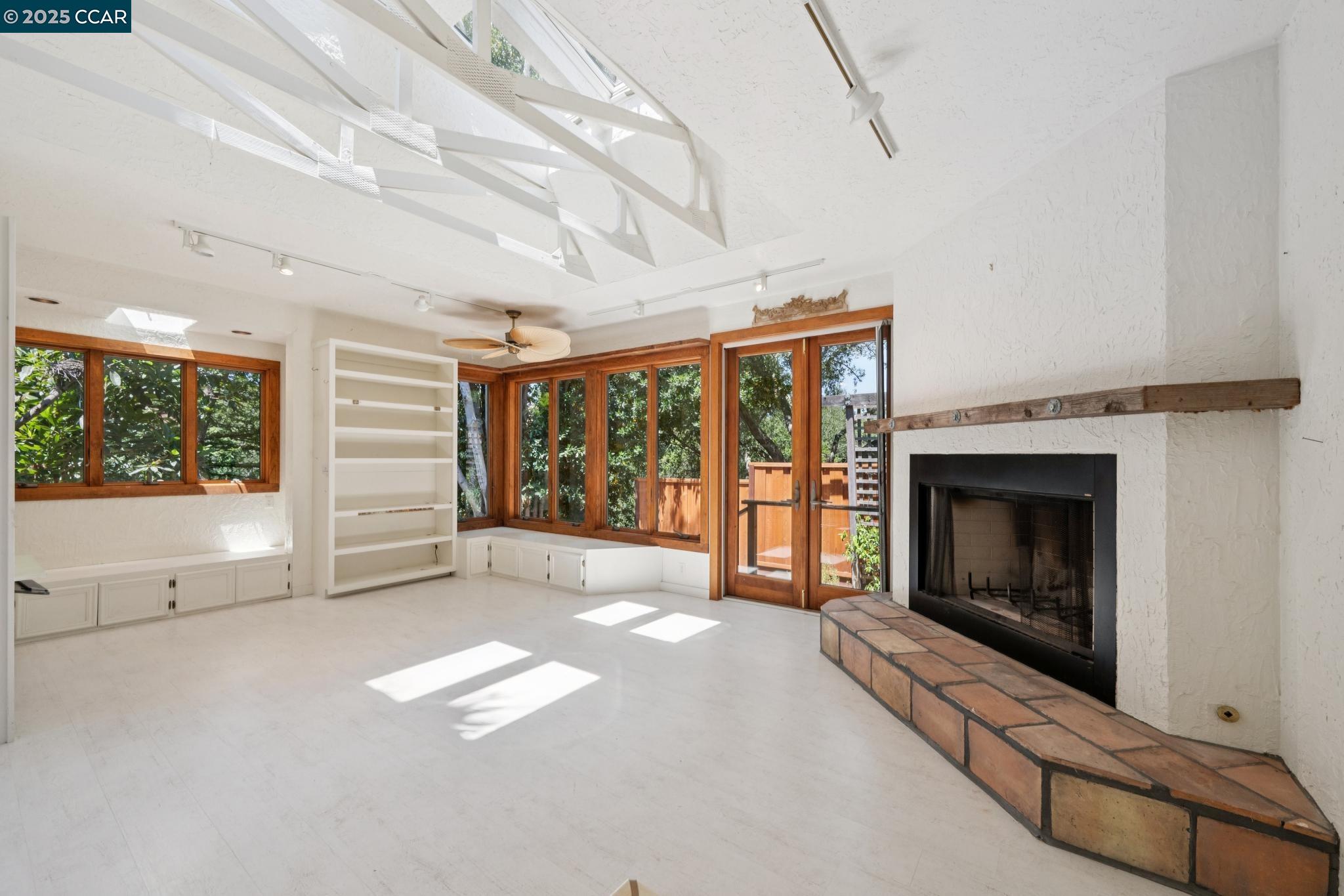 Detail Gallery Image 31 of 60 For 694 Old Jonas Hill Rd, Lafayette,  CA 94549 - 4 Beds | 3/1 Baths