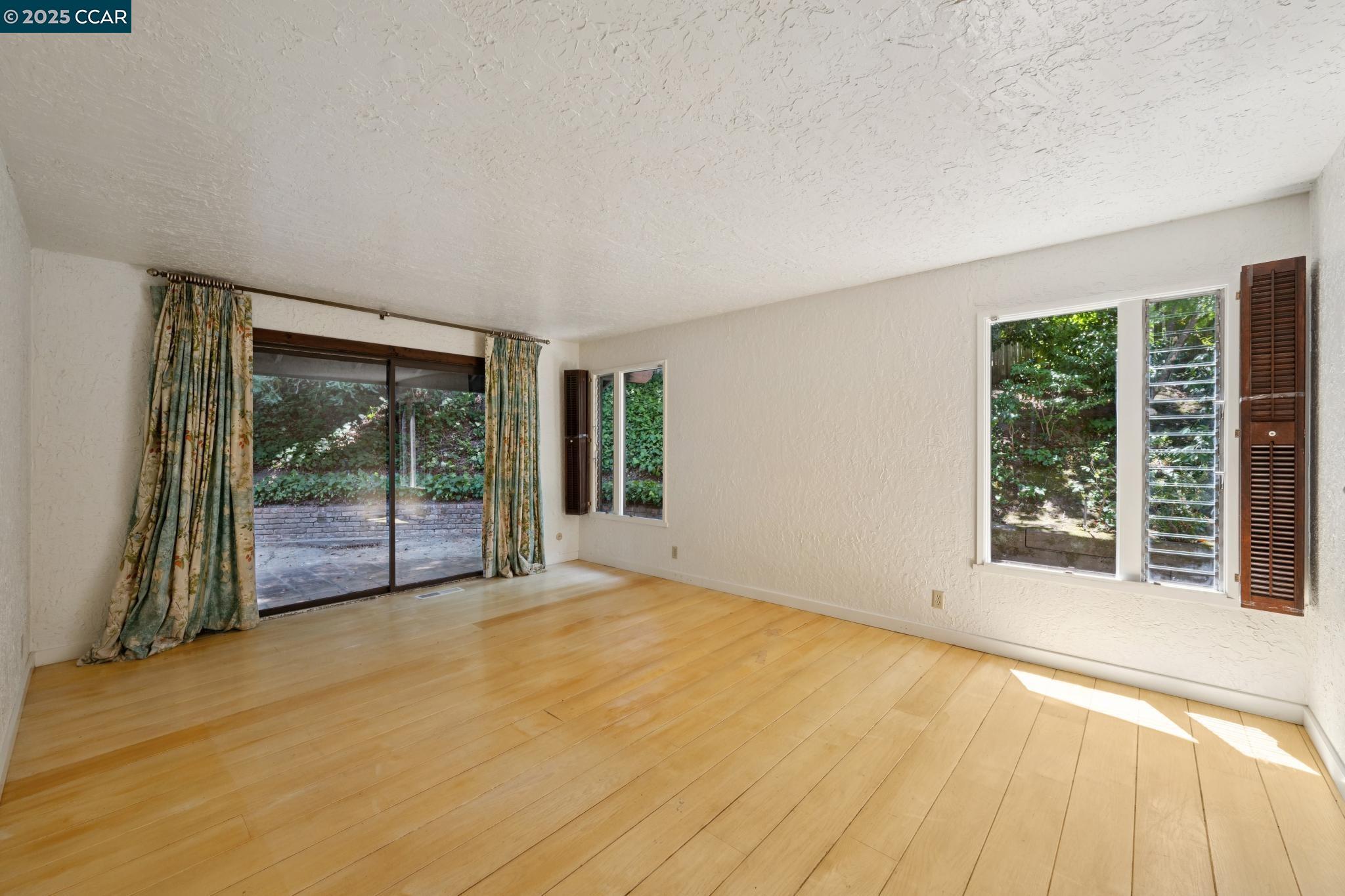 Detail Gallery Image 35 of 60 For 694 Old Jonas Hill Rd, Lafayette,  CA 94549 - 4 Beds | 3/1 Baths