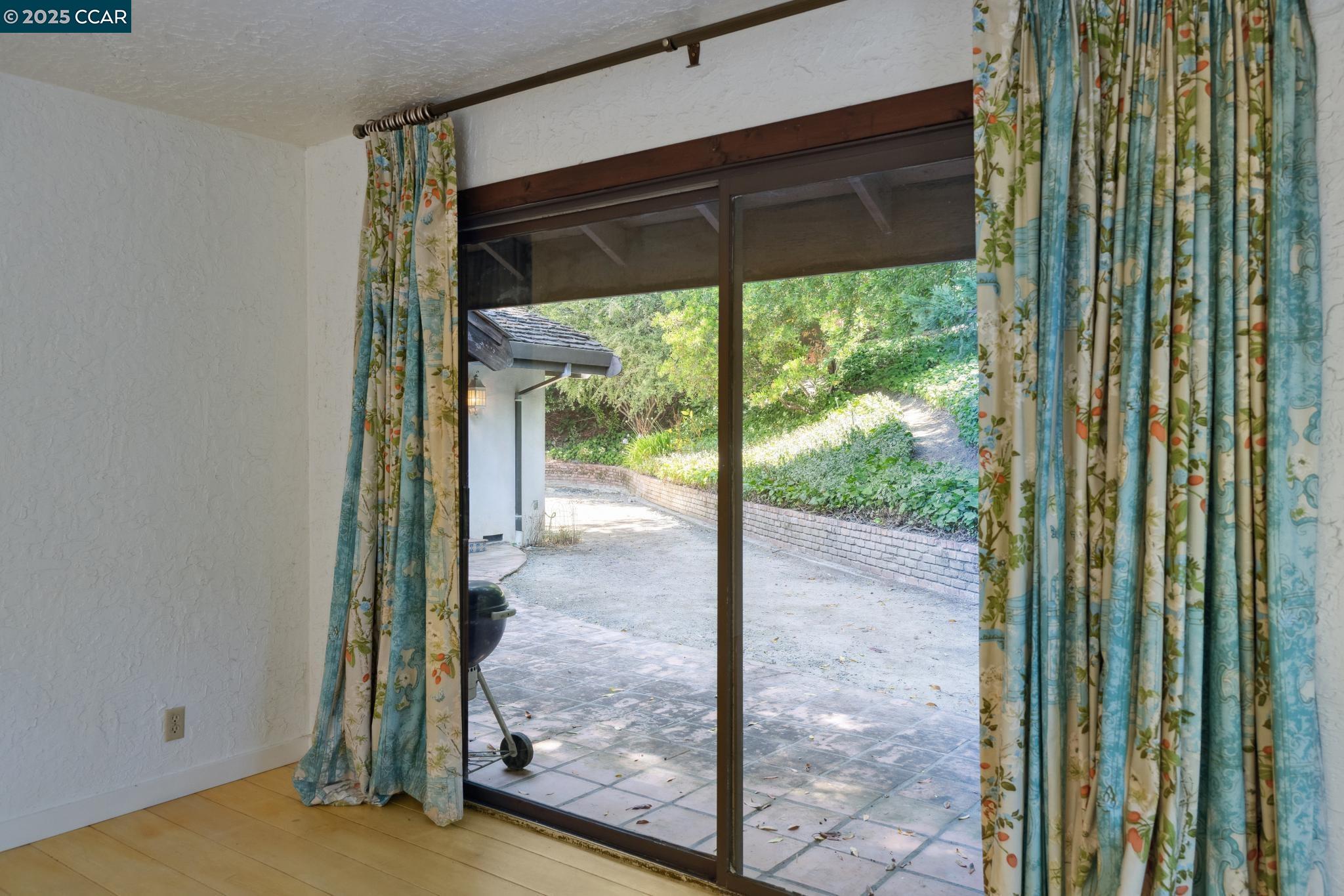 Detail Gallery Image 36 of 60 For 694 Old Jonas Hill Rd, Lafayette,  CA 94549 - 4 Beds | 3/1 Baths
