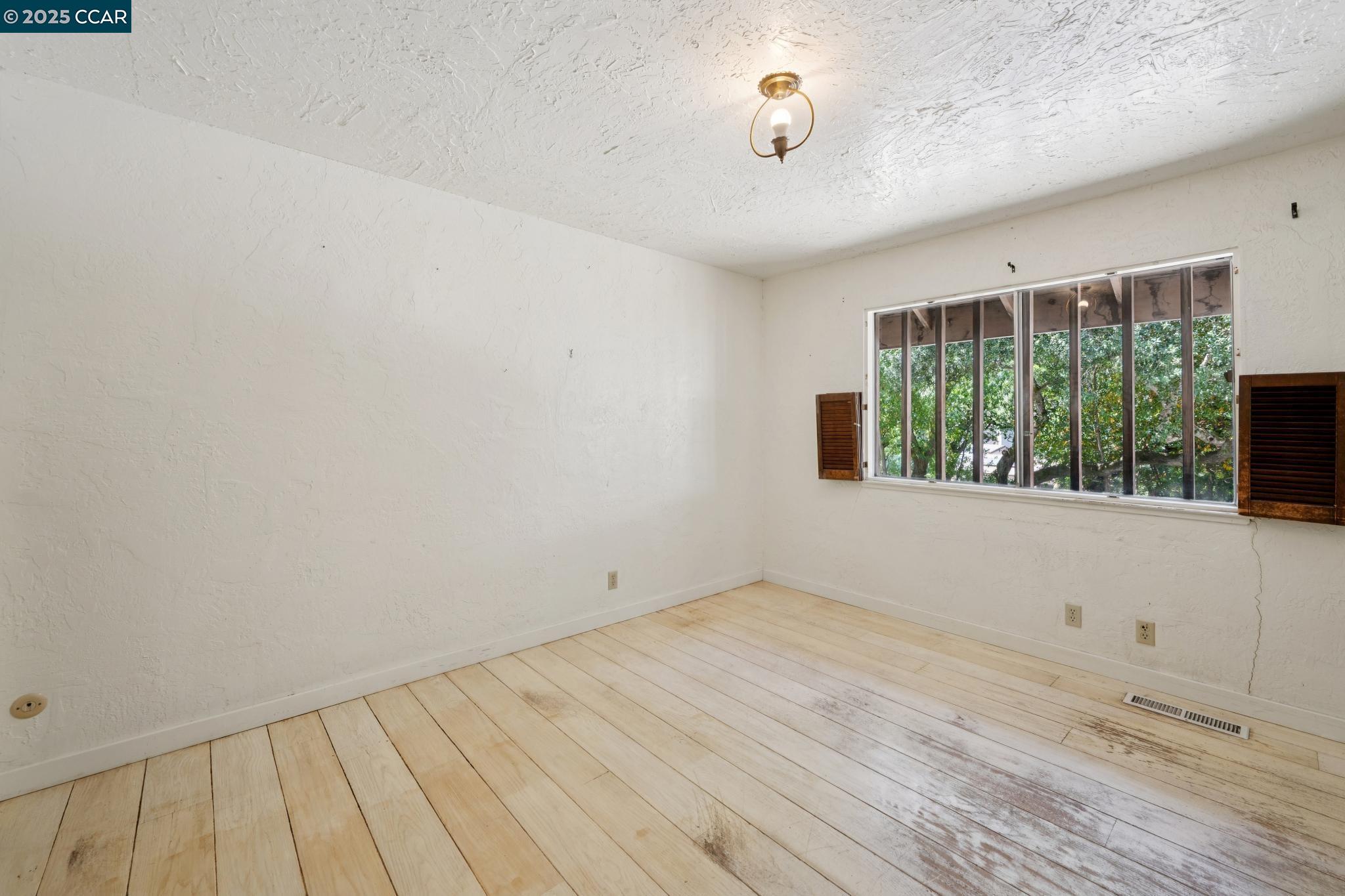 Detail Gallery Image 42 of 60 For 694 Old Jonas Hill Rd, Lafayette,  CA 94549 - 4 Beds | 3/1 Baths