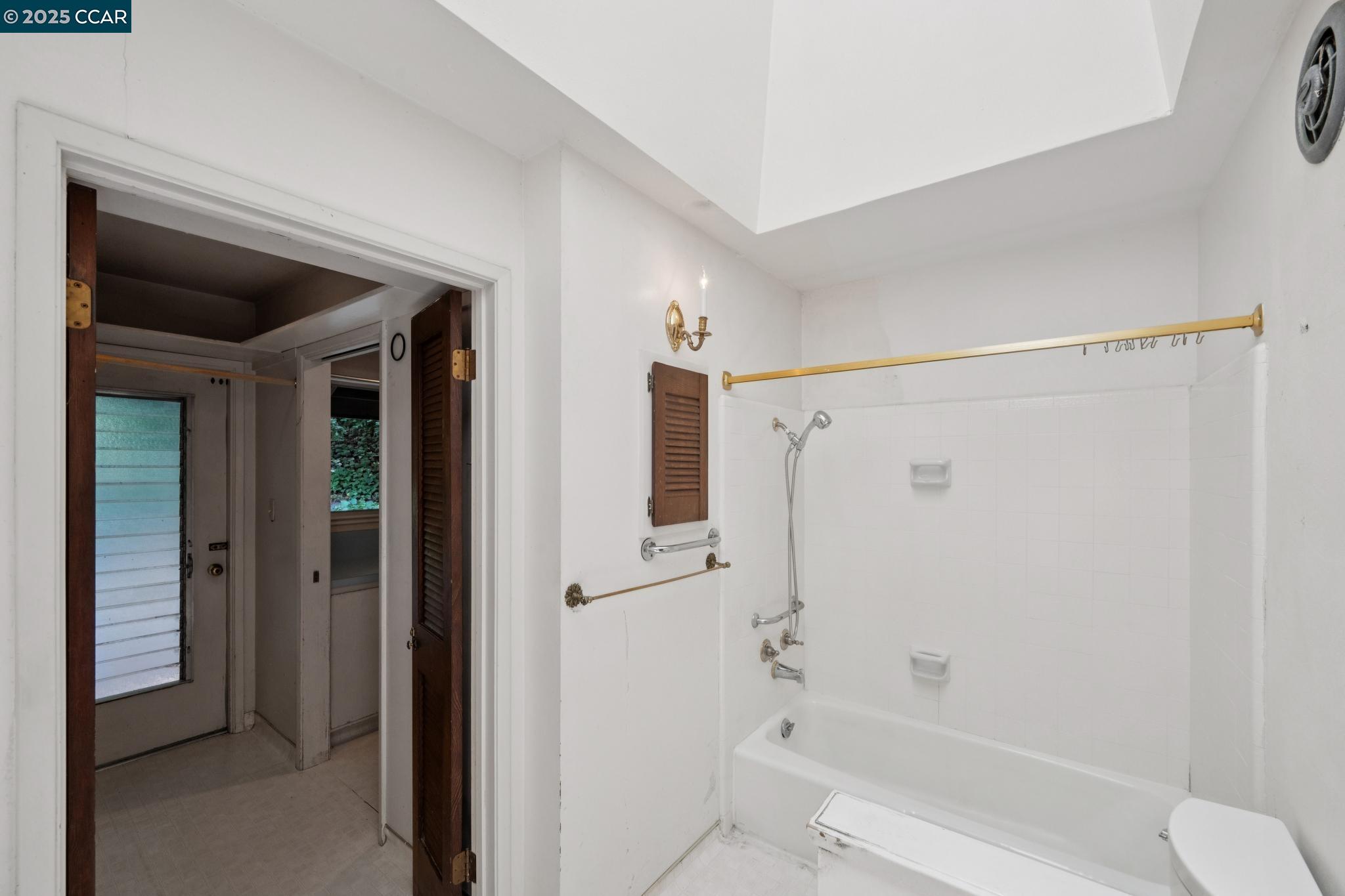 Detail Gallery Image 45 of 60 For 694 Old Jonas Hill Rd, Lafayette,  CA 94549 - 4 Beds | 3/1 Baths