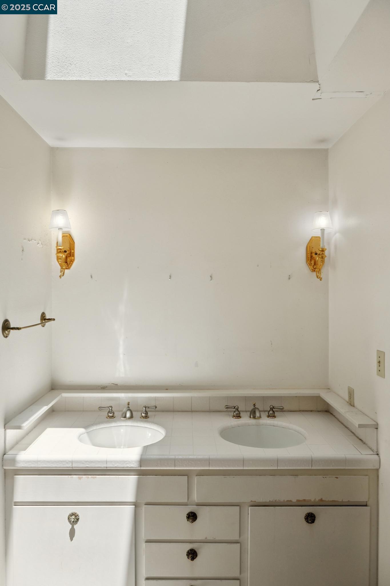 Detail Gallery Image 46 of 60 For 694 Old Jonas Hill Rd, Lafayette,  CA 94549 - 4 Beds | 3/1 Baths