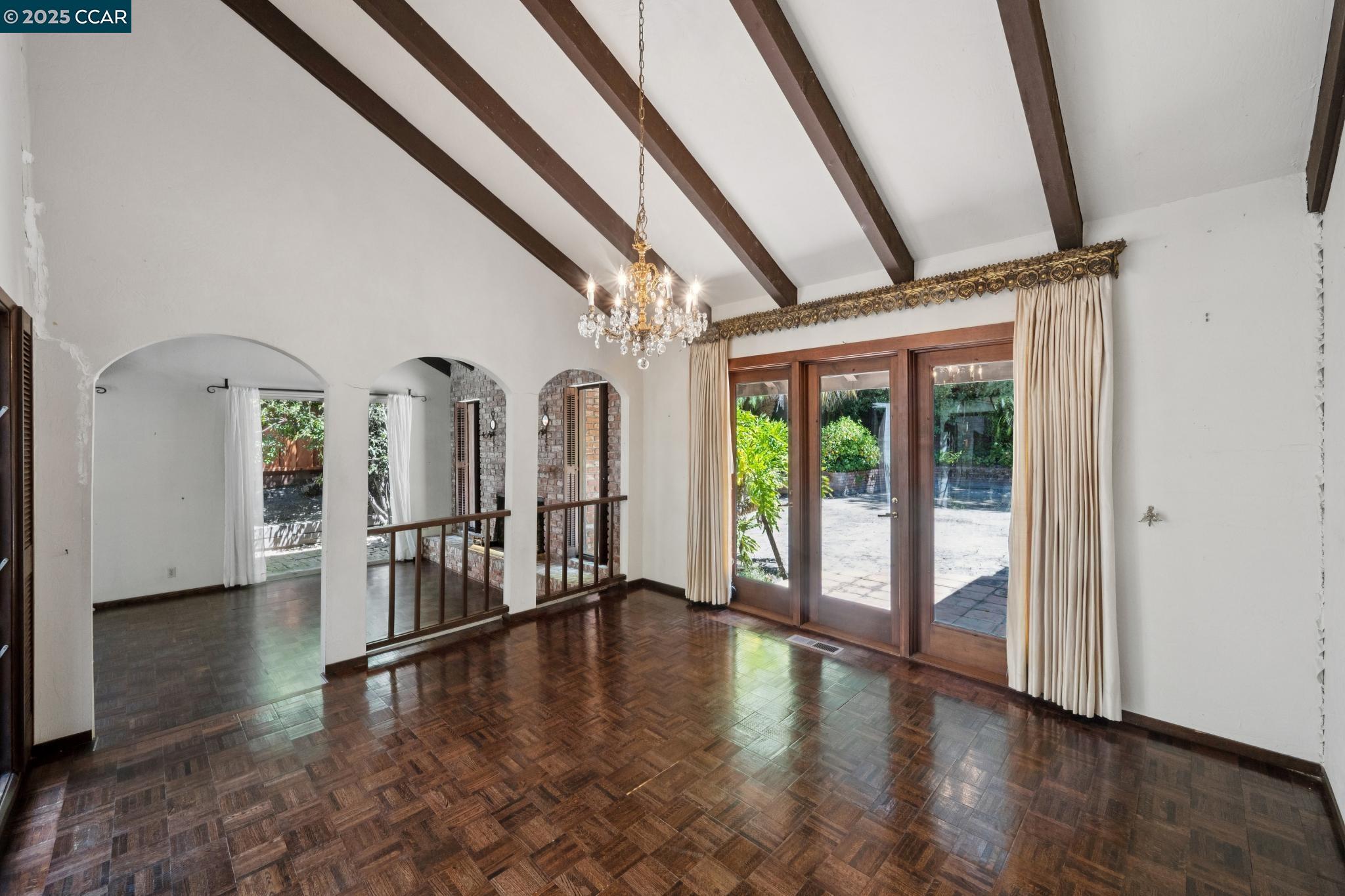 Detail Gallery Image 9 of 60 For 694 Old Jonas Hill Rd, Lafayette,  CA 94549 - 4 Beds | 3/1 Baths