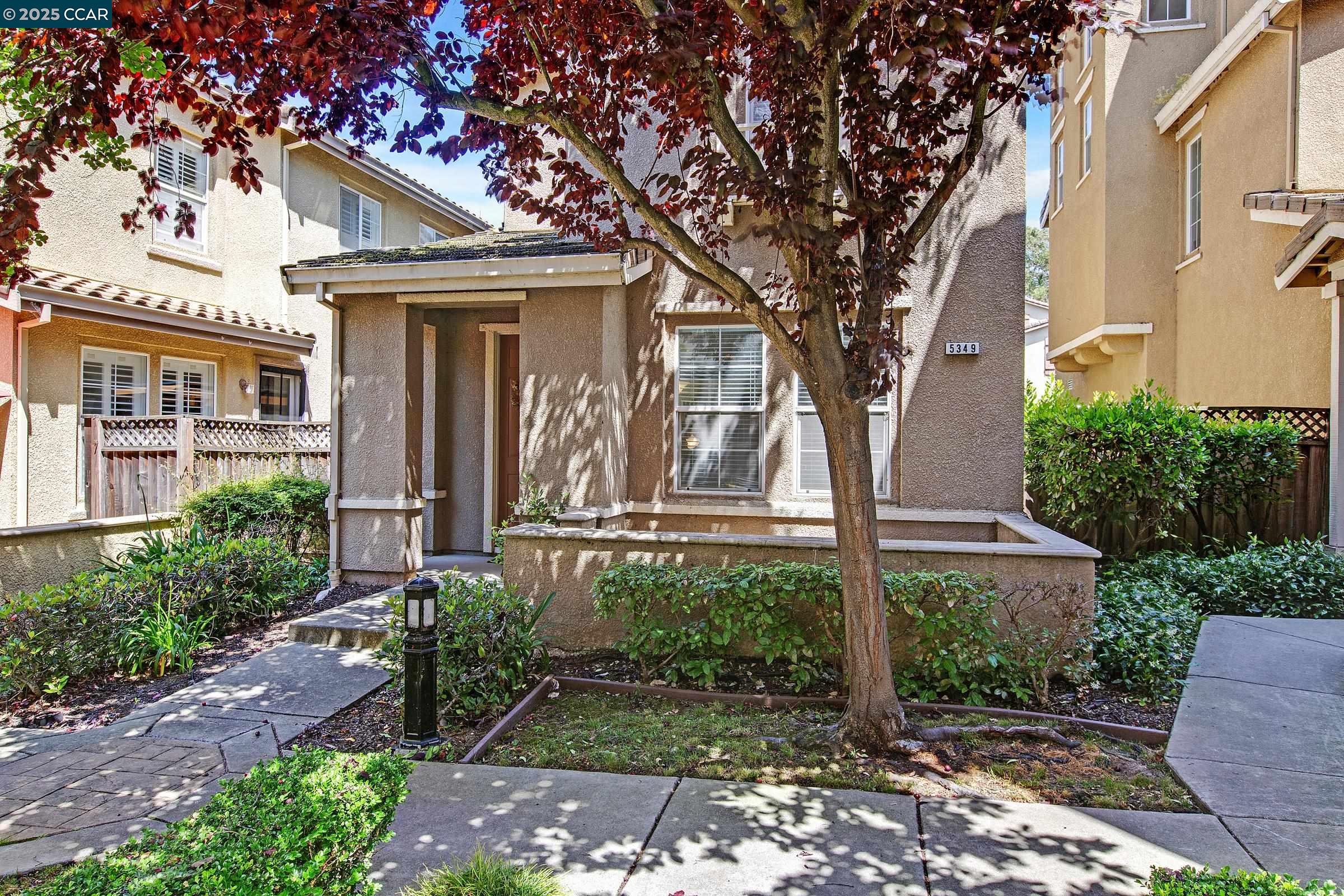 Detail Gallery Image 11 of 36 For 5349 Eagle Court, Richmond,  CA 94806 - 3 Beds | 3/1 Baths