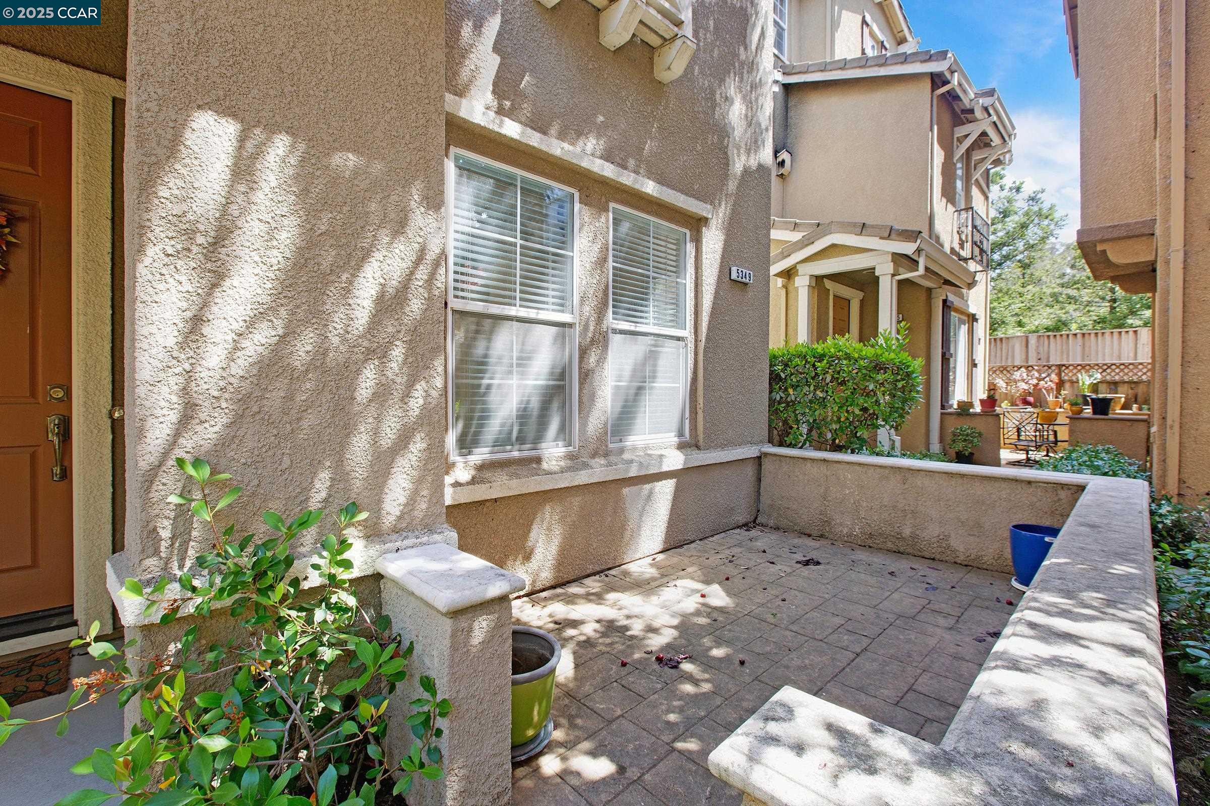 Detail Gallery Image 12 of 36 For 5349 Eagle Court, Richmond,  CA 94806 - 3 Beds | 3/1 Baths