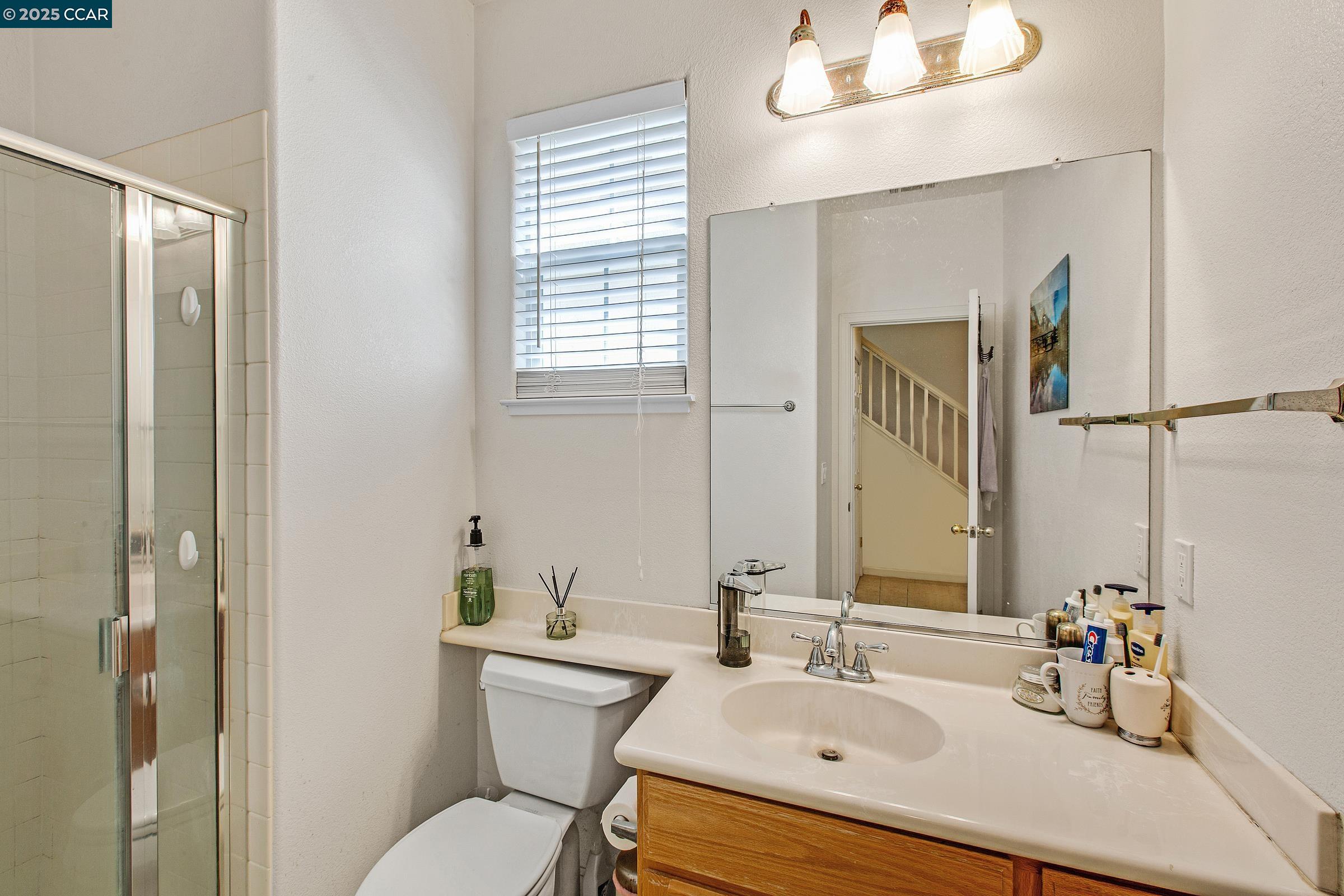 Detail Gallery Image 18 of 36 For 5349 Eagle Court, Richmond,  CA 94806 - 3 Beds | 3/1 Baths