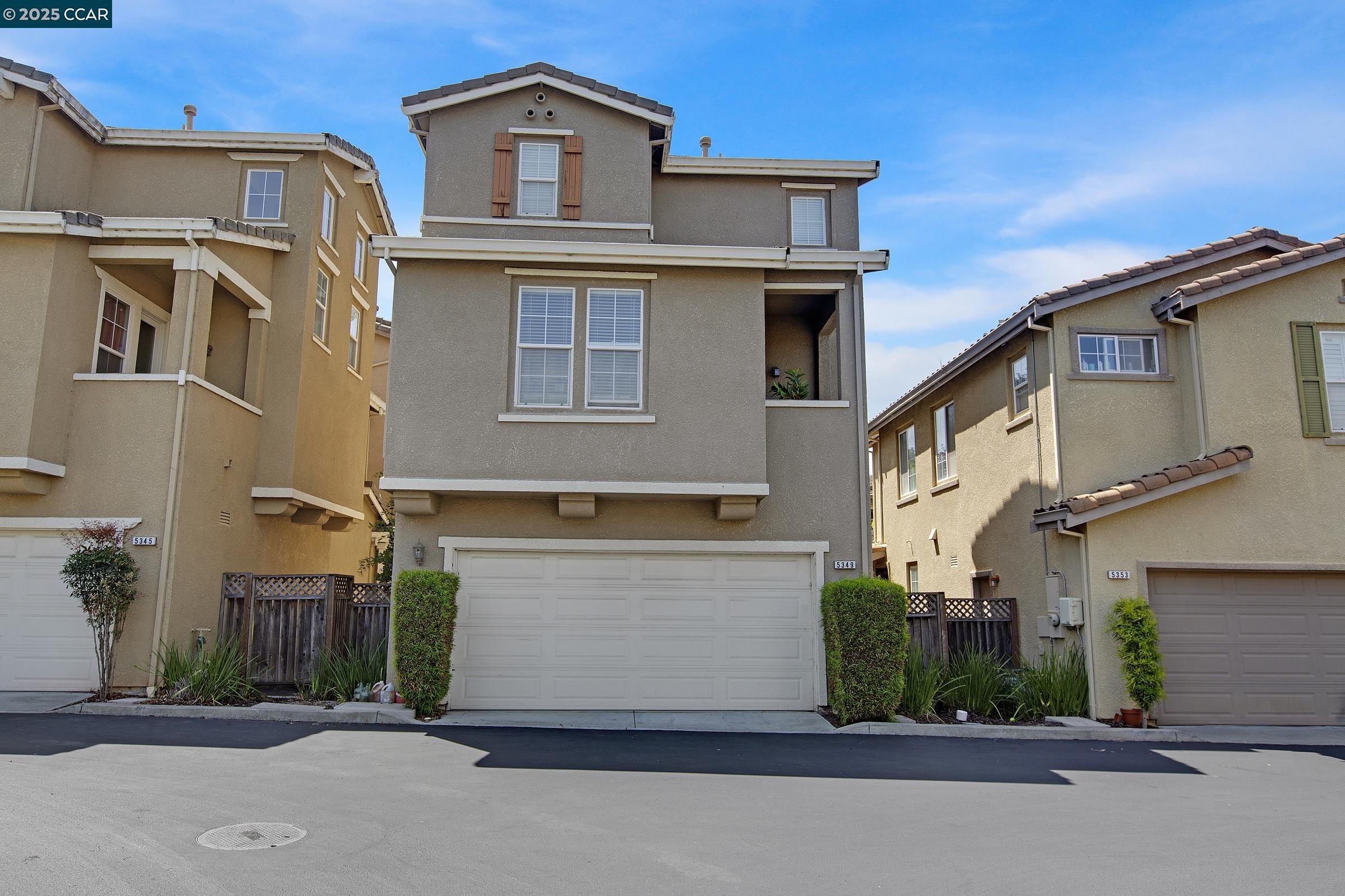 Detail Gallery Image 9 of 36 For 5349 Eagle Court, Richmond,  CA 94806 - 3 Beds | 3/1 Baths