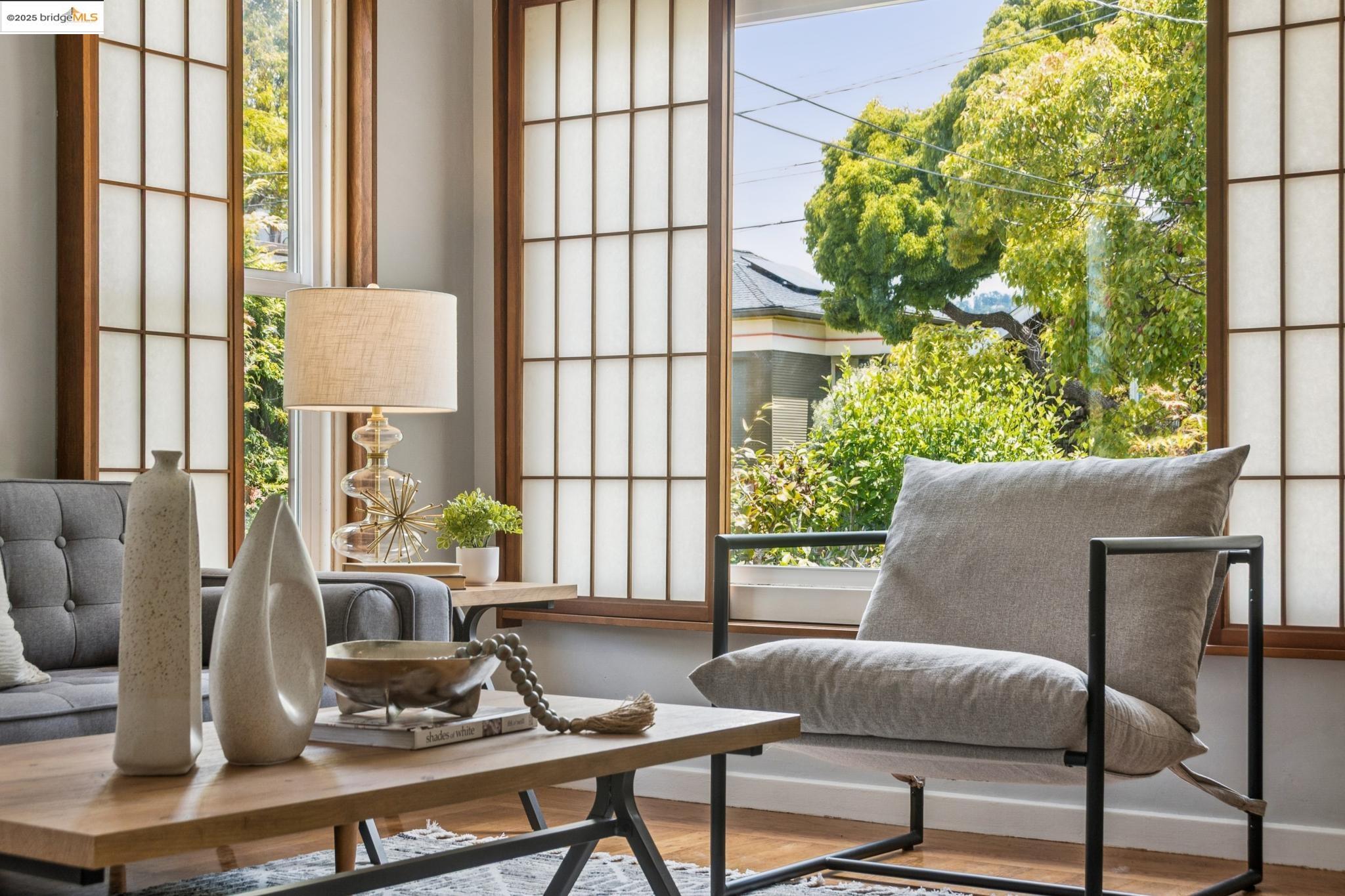 Detail Gallery Image 13 of 57 For 2416 Valley St, Berkeley,  CA 94702 - 2 Beds | 1 Baths