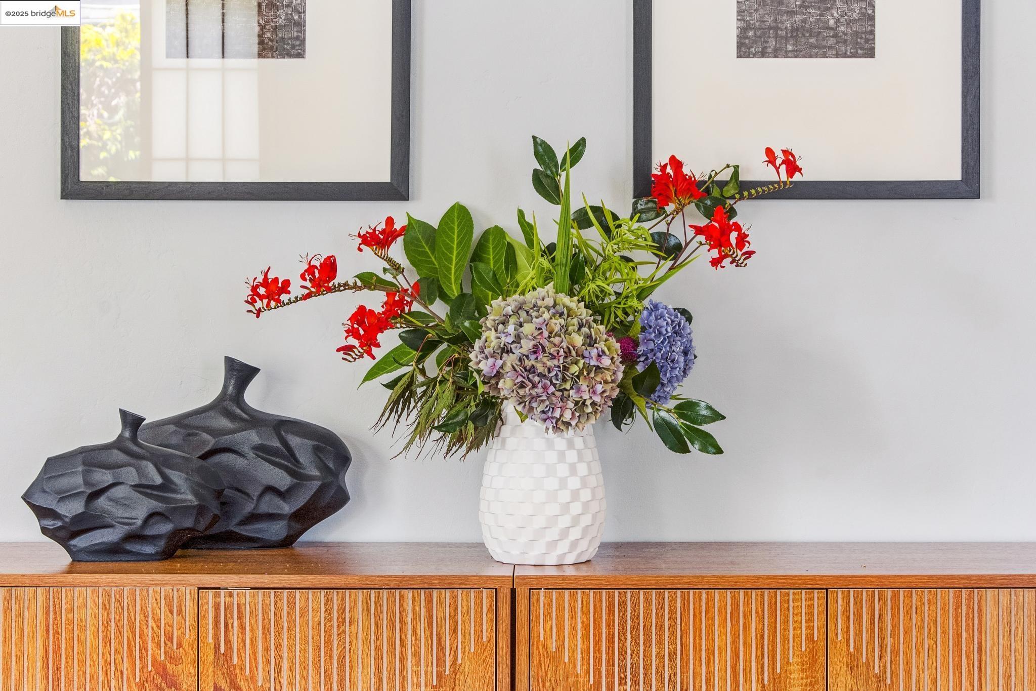 Detail Gallery Image 15 of 57 For 2416 Valley St, Berkeley,  CA 94702 - 2 Beds | 1 Baths