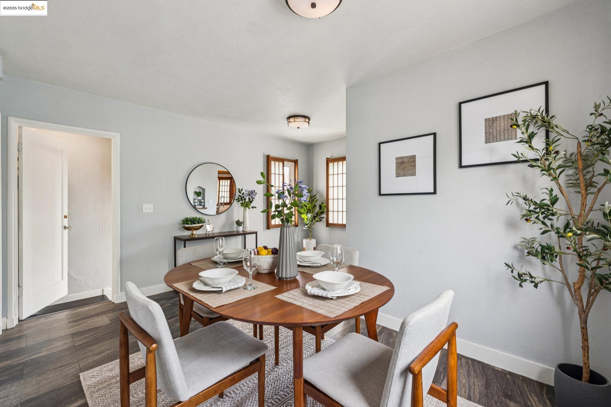 Detail Gallery Image 18 of 57 For 2416 Valley St, Berkeley,  CA 94702 - 2 Beds | 1 Baths