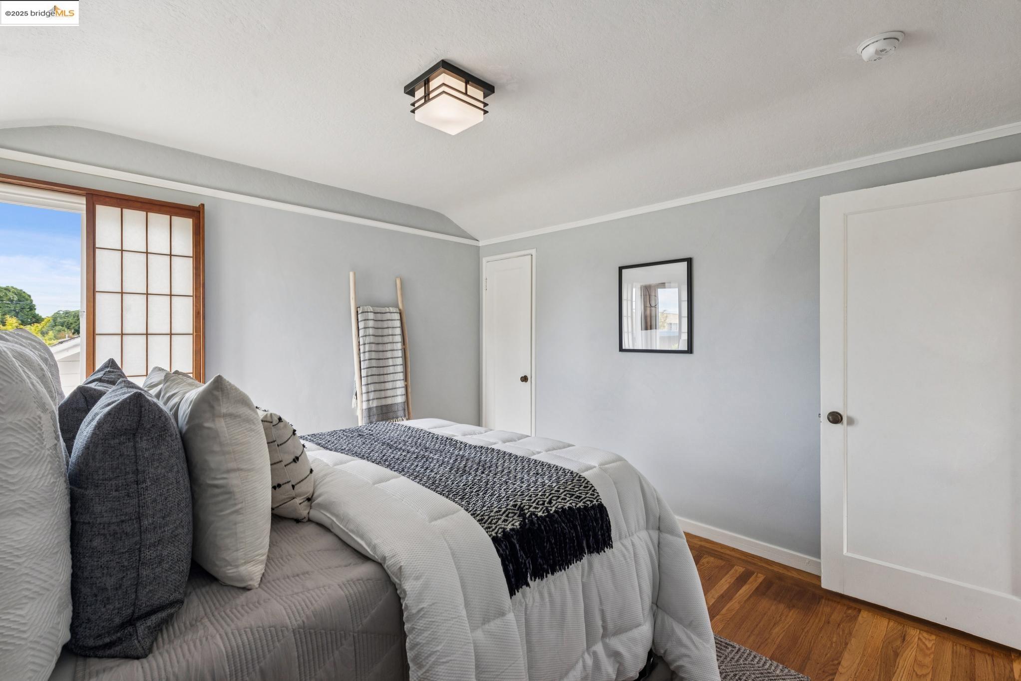 Detail Gallery Image 29 of 57 For 2416 Valley St, Berkeley,  CA 94702 - 2 Beds | 1 Baths
