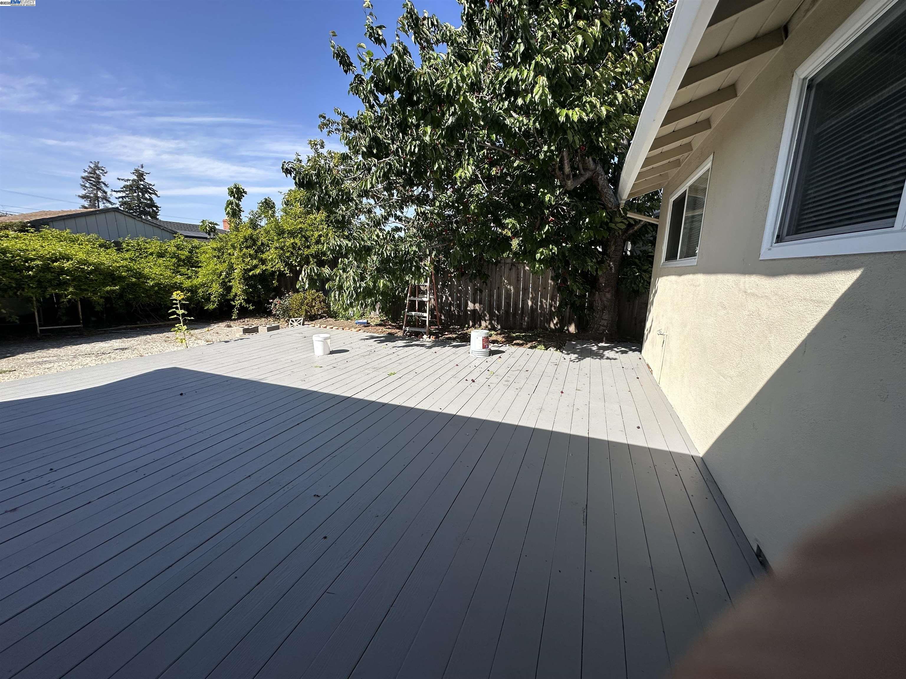 Detail Gallery Image 9 of 11 For 1631 via Ventana, San Lorenzo,  CA 94580 - 5 Beds | 2/1 Baths