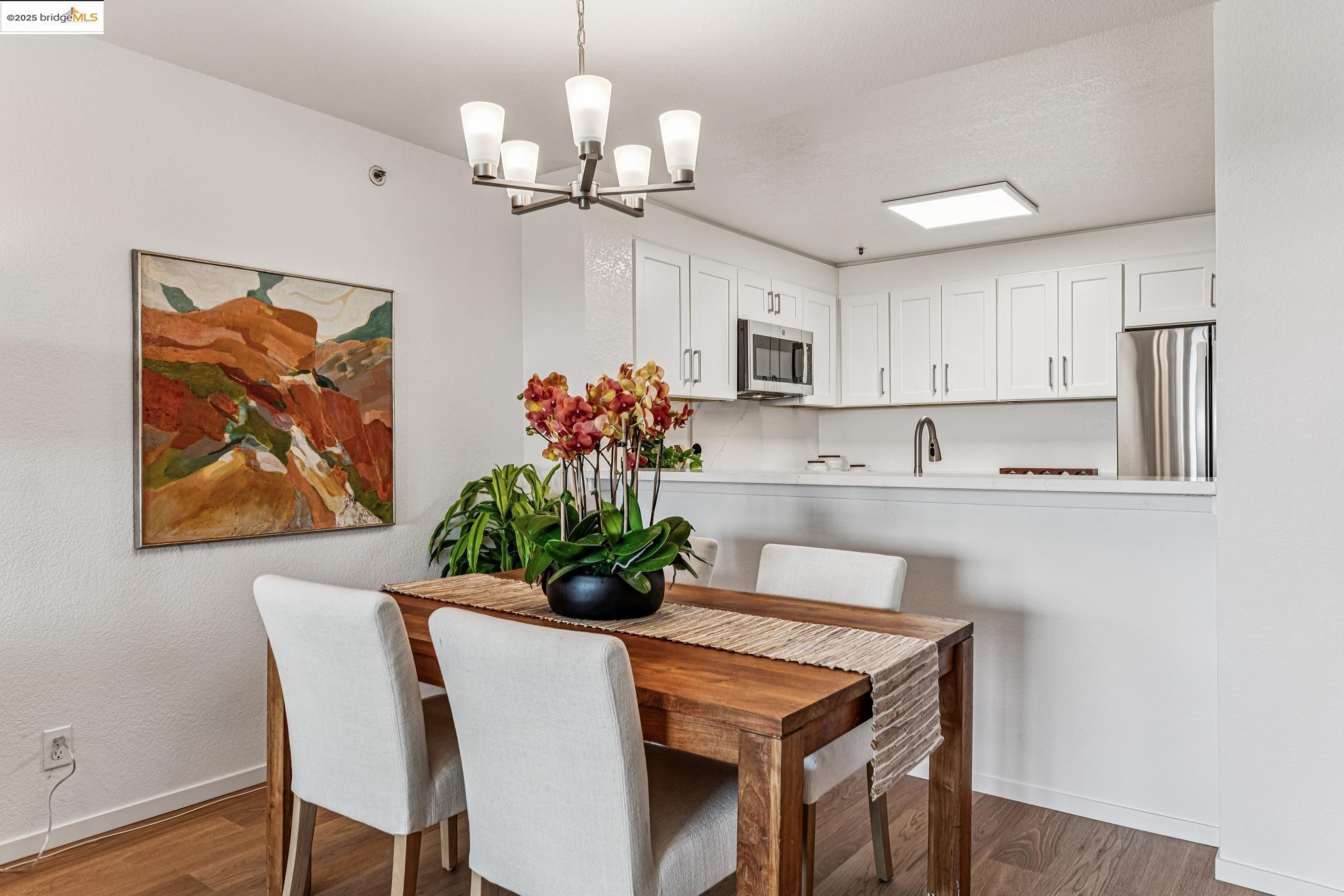 Photo #6: 41105356 Listing 